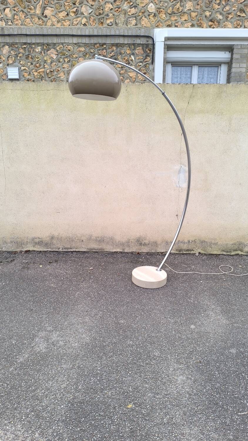 Arc floor lamp by Harvey Guzzini 70s