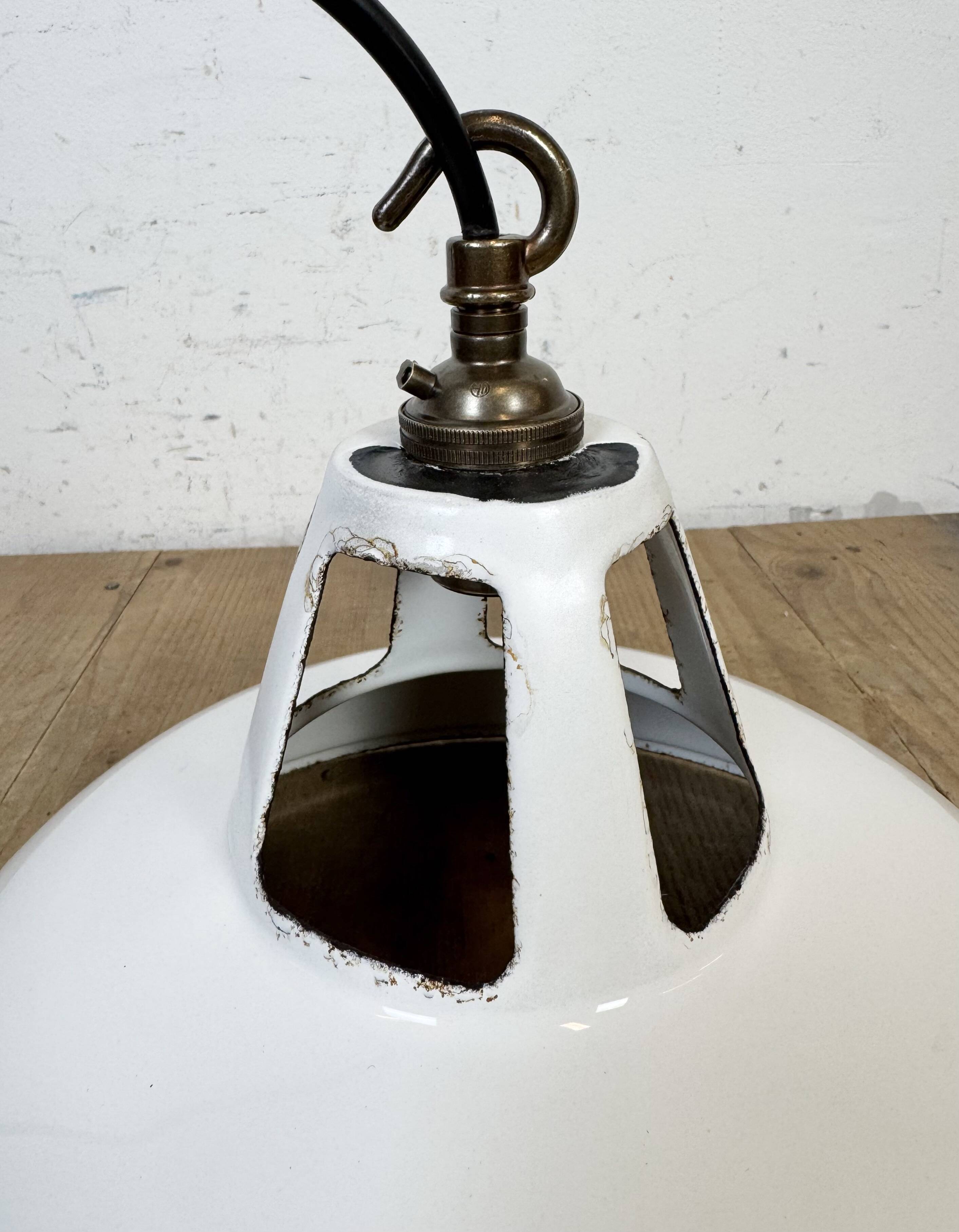 Industrial White Enamel Factory Pendant Lamp from Thorlux, 1960s
