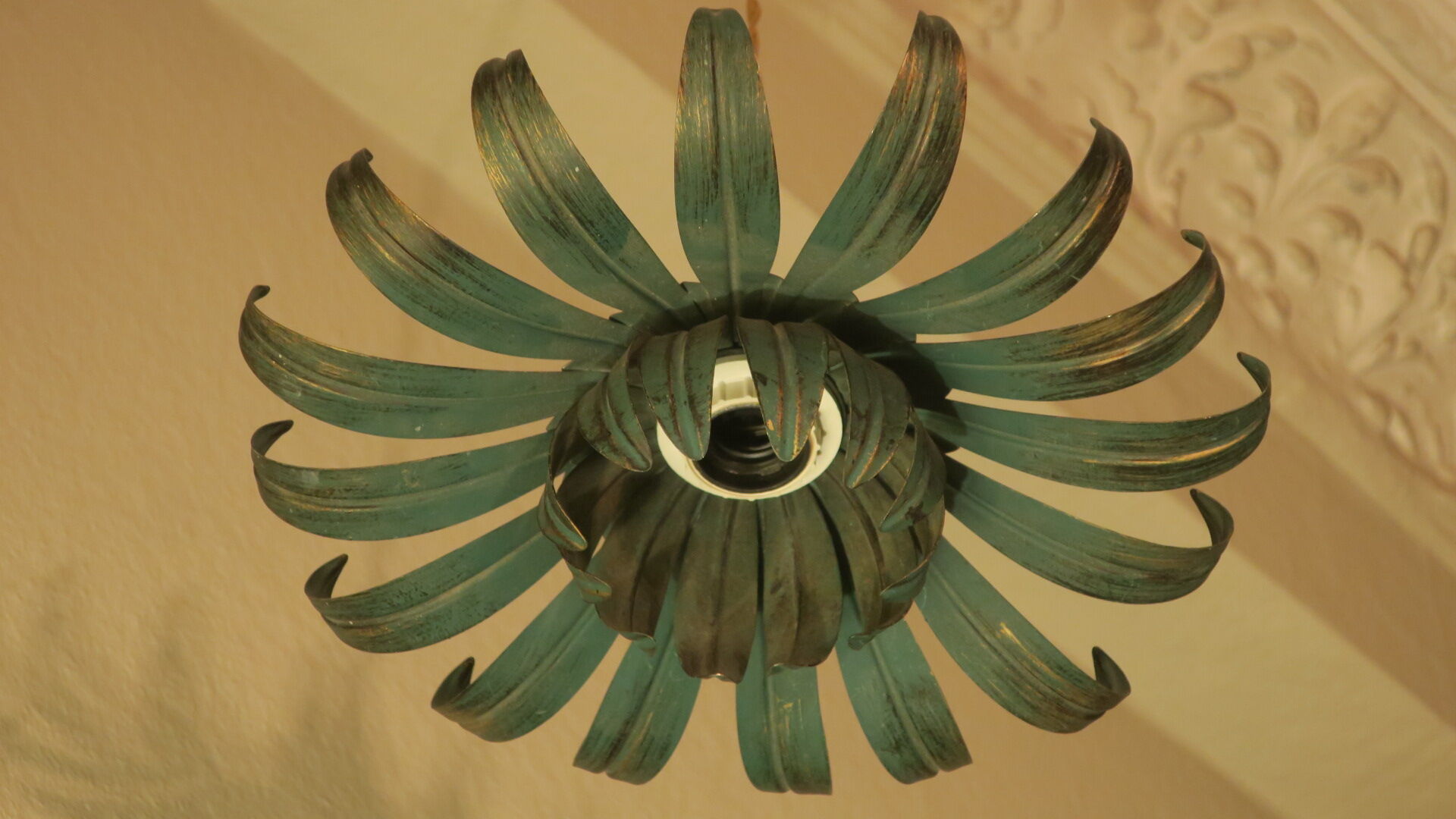 Set of 3 vintage vine leaf shaped pendant lights 1970s