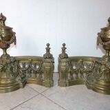Paire de chenets en bronze de style Louis XVI - époque Napoléon III - XIXe siècle