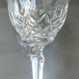 Lot 4 x White wine glasses with flared necks. Crisscross/water drop patterns..