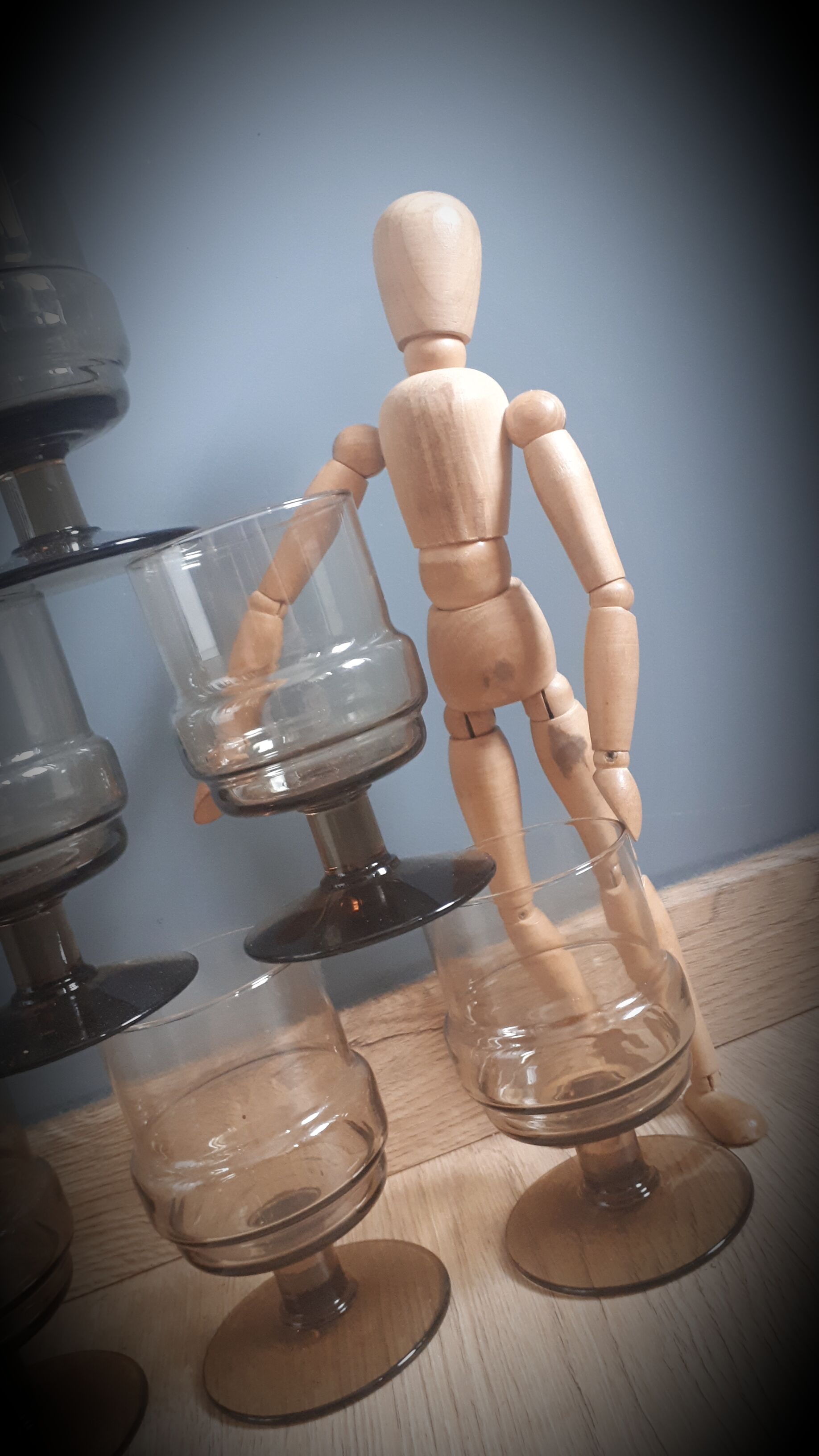 Set 6 vintage brown glasses