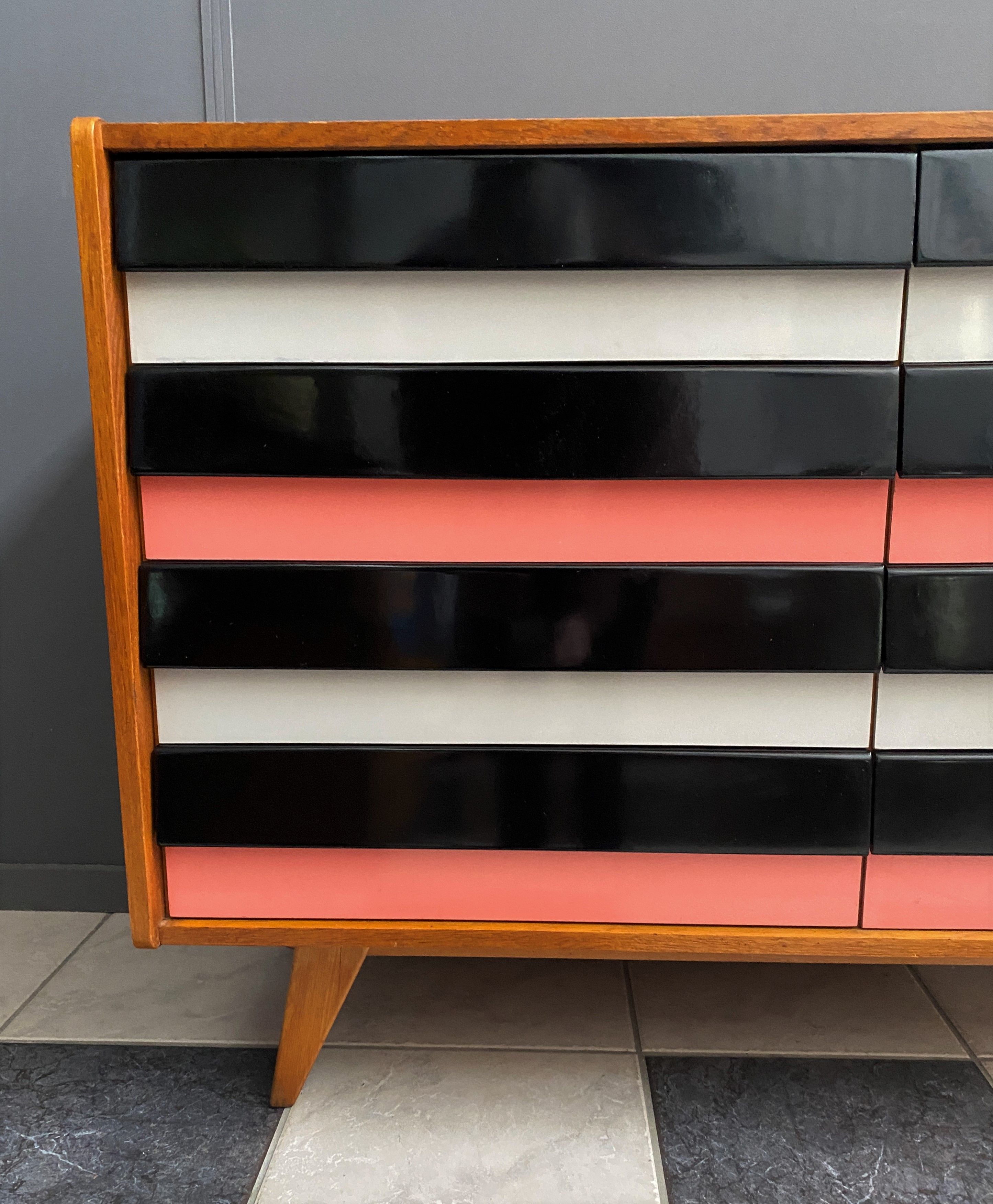 Jiri jiroutek sideboard U-450 pink 8-drawers 1960s Interier Praha