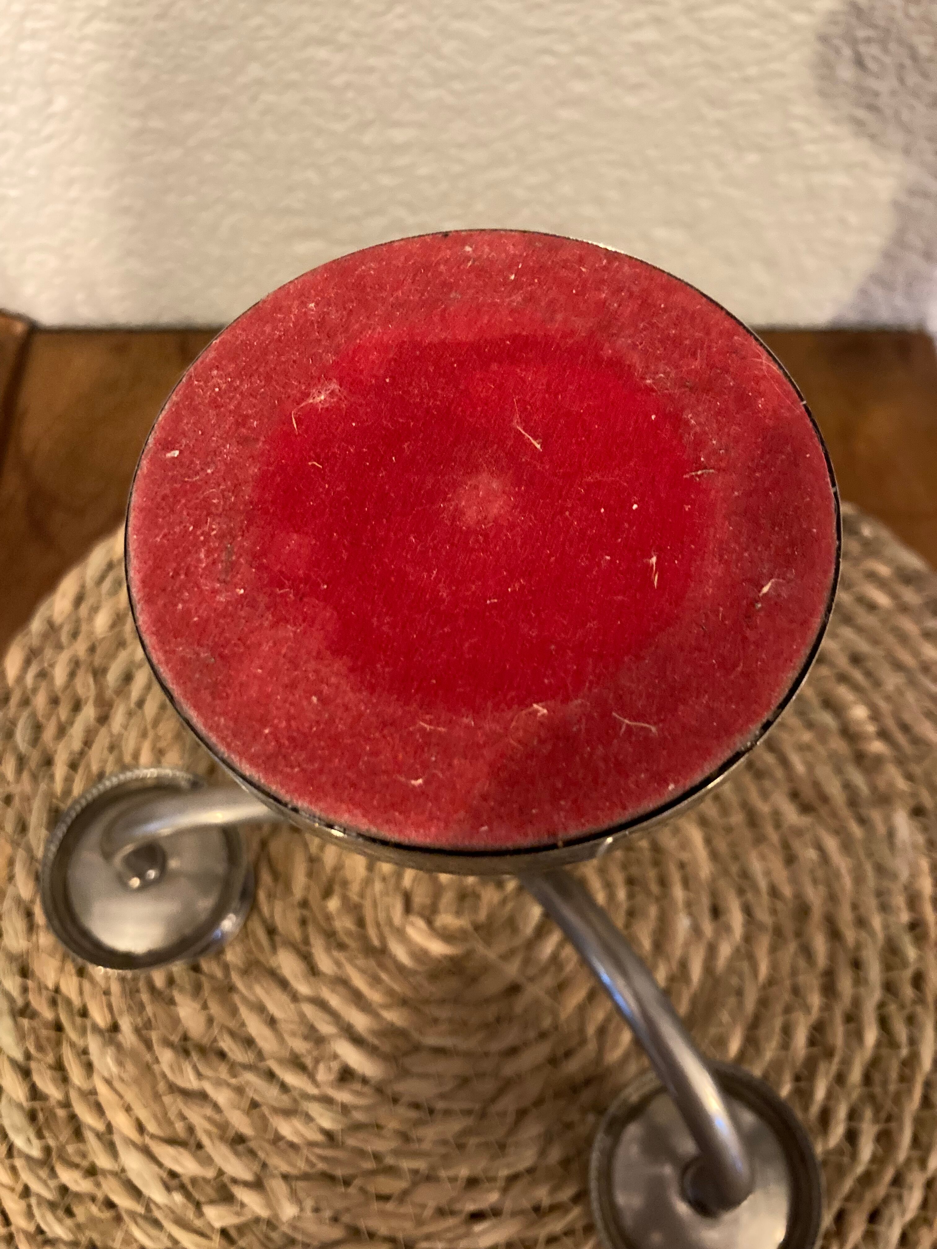 Three-spoke candle holder