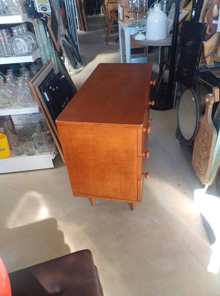 Vintage chest of drawers with tapered legs