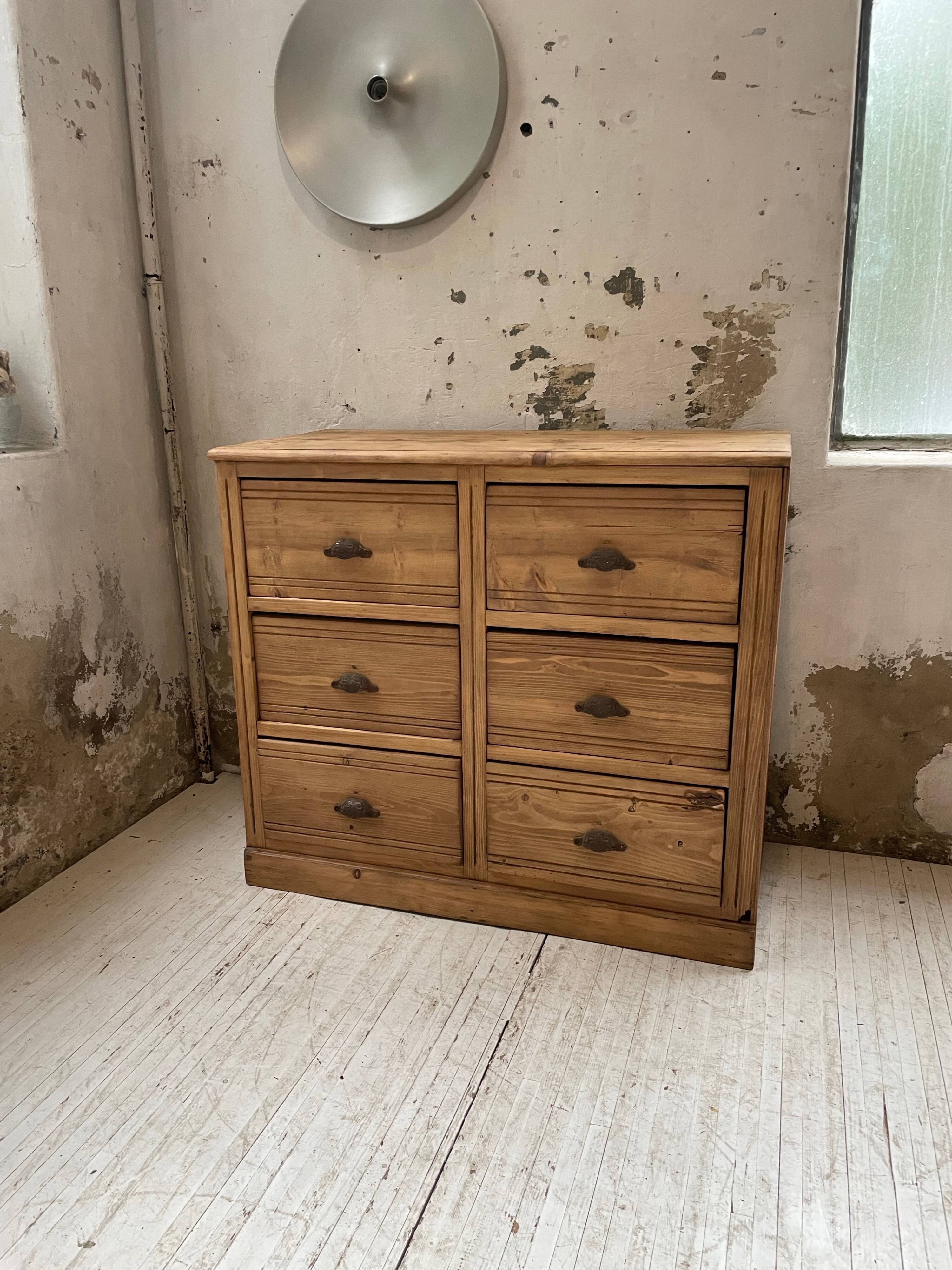 Convenient pine workshop furniture