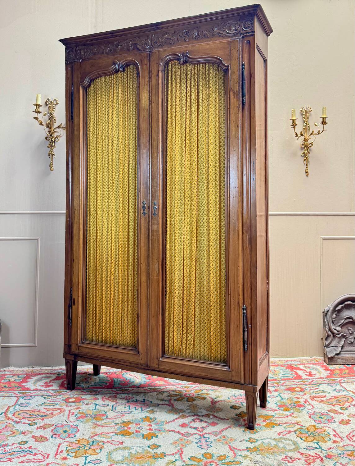 Provençal walnut bookcase from the Louis XVI period, 18th century