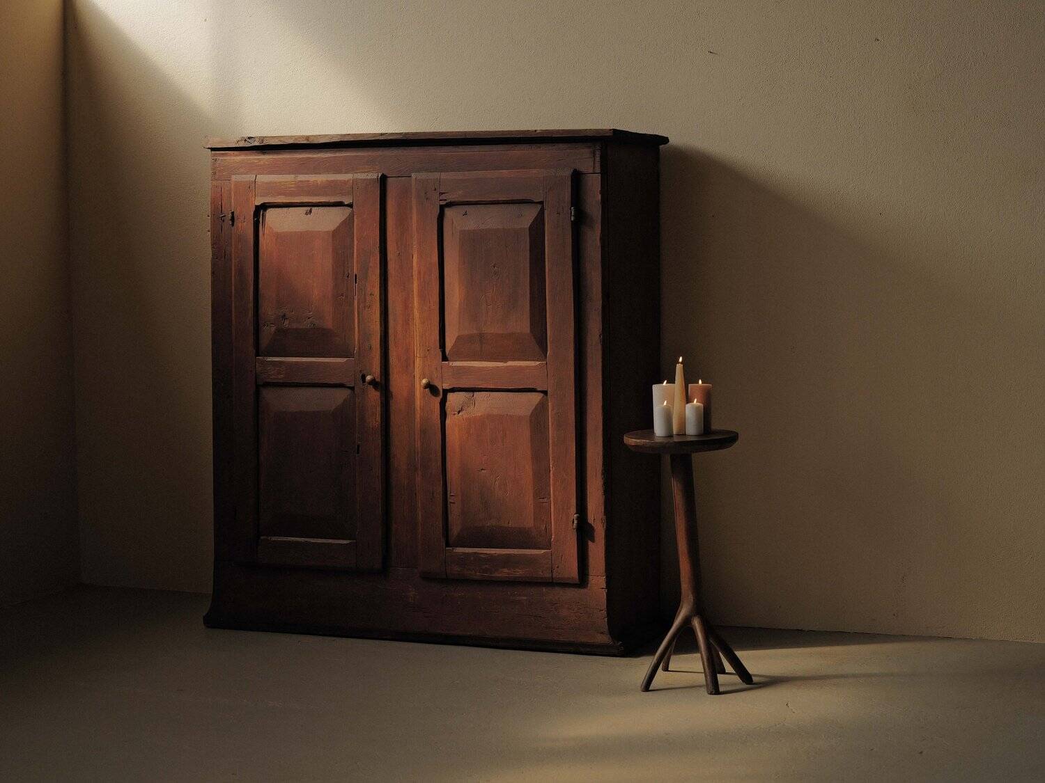 Solid wood side table, Art-Populaire, Auvergne, 19th century