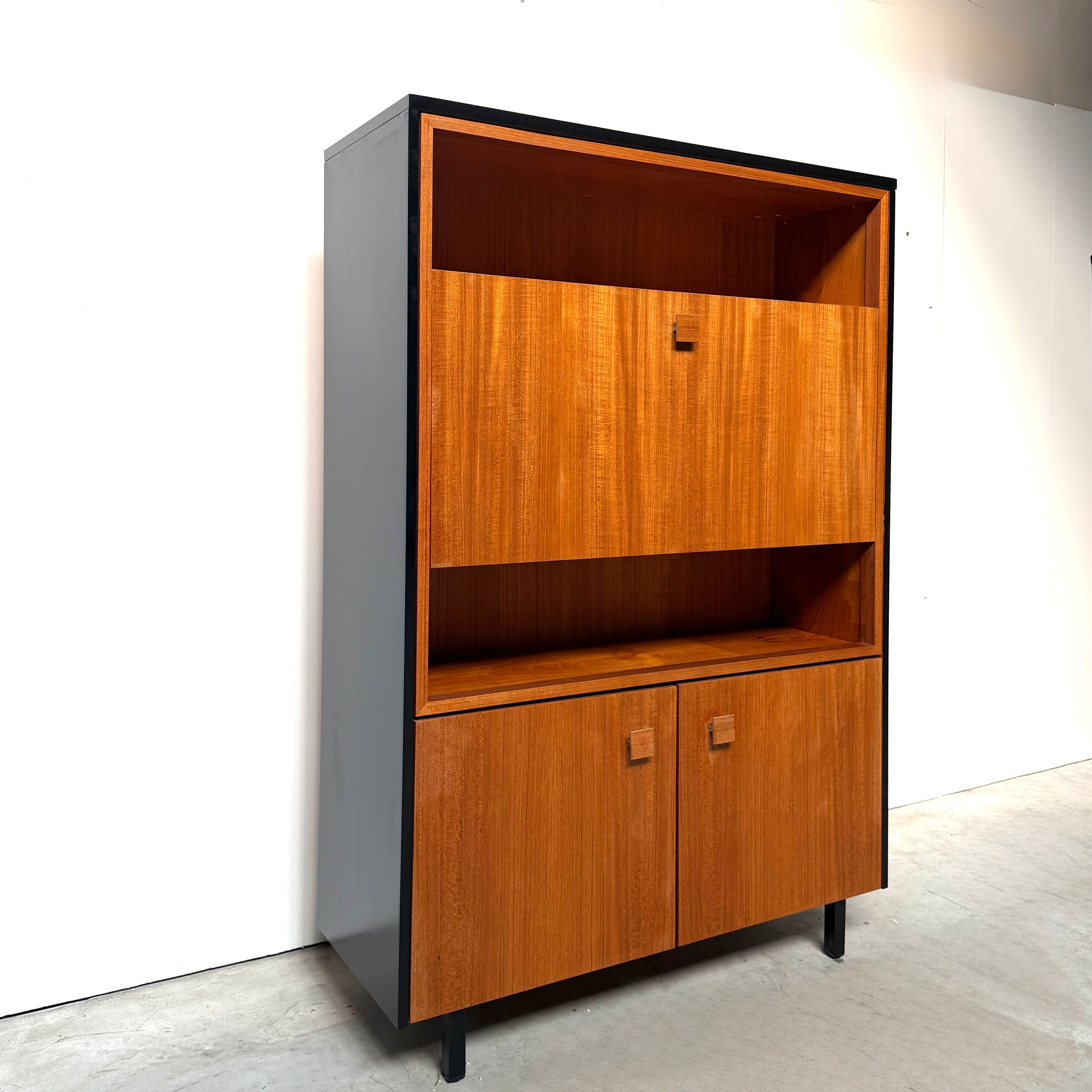 Highboard Barschrank
