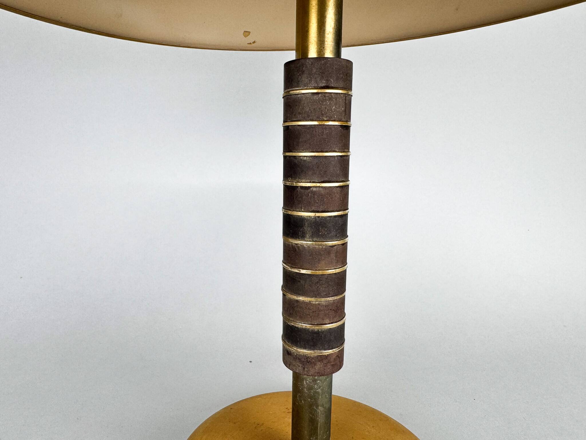 Lampe de table vintage Bauhaus en métal et bakélite