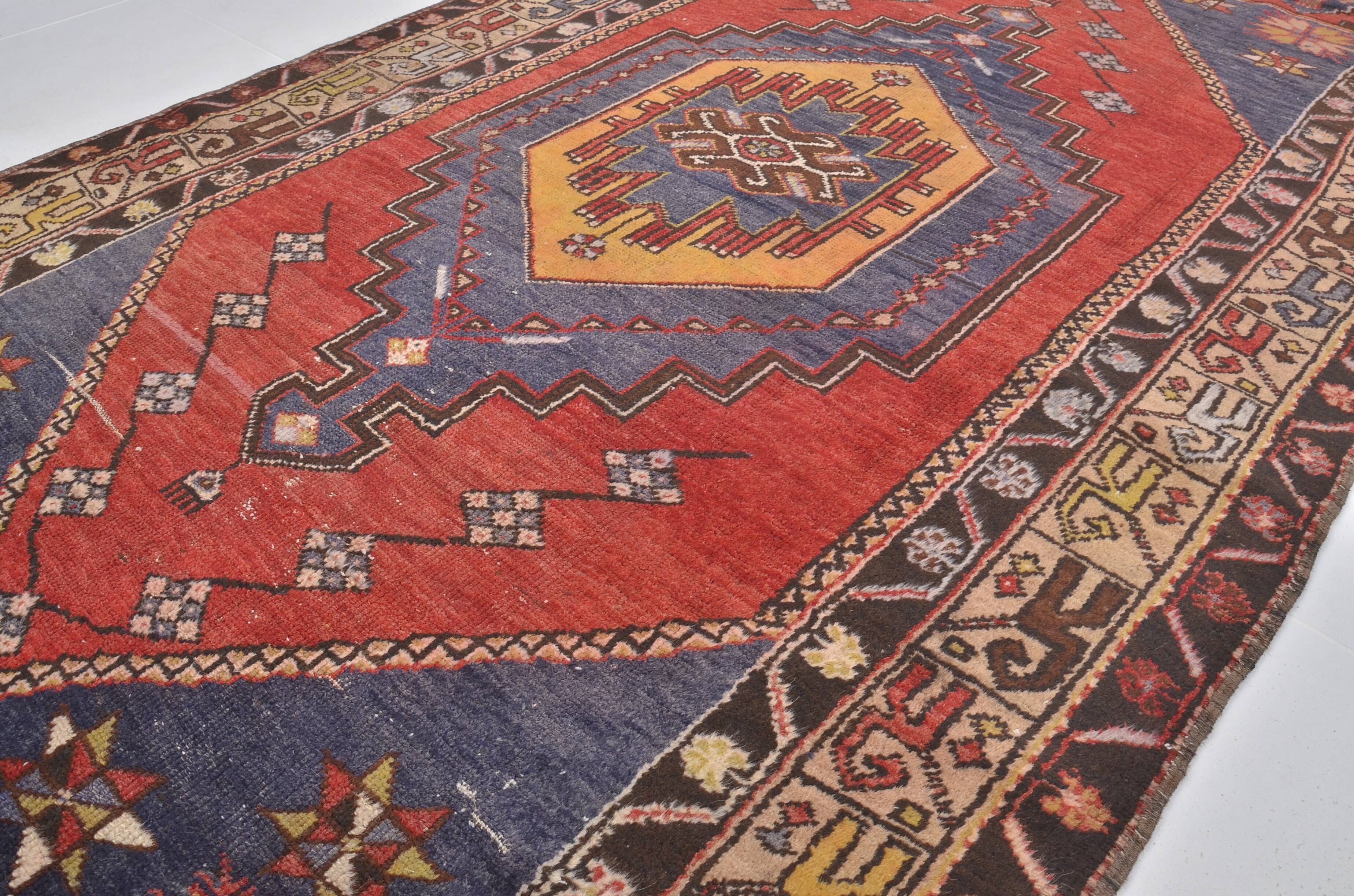 Tapis floral rouge et marron sku A32