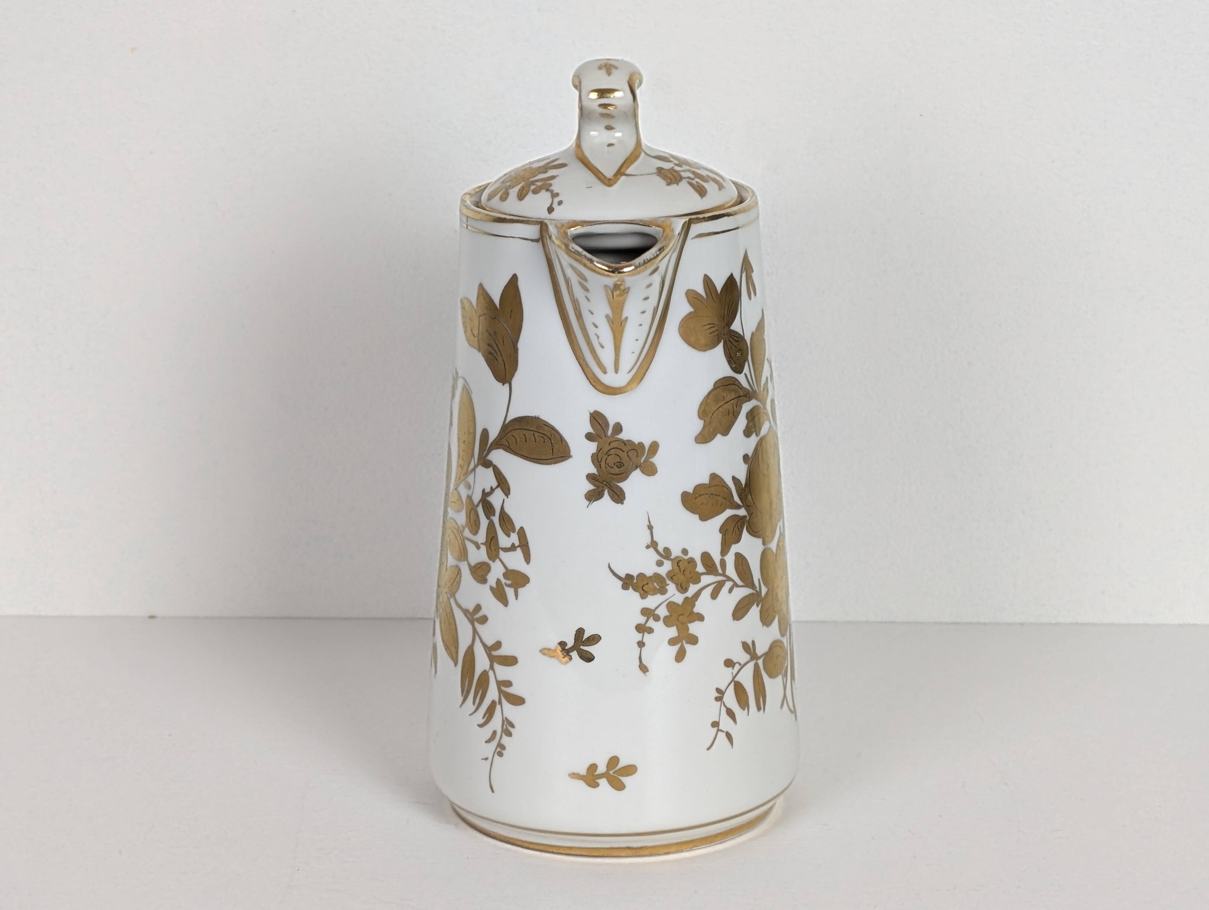 Porcelain coffee pot