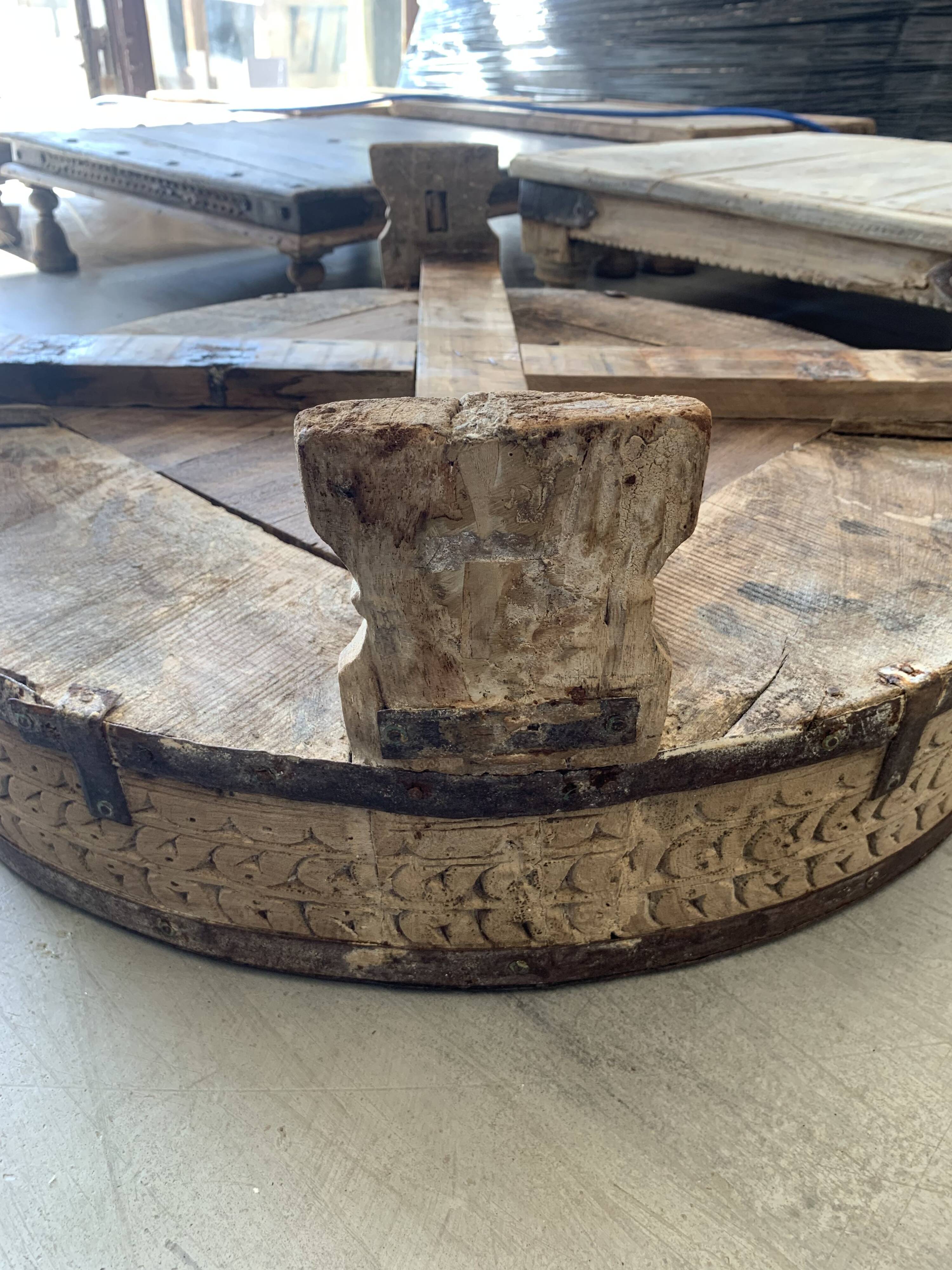 Chakki - Old coffee table n°14