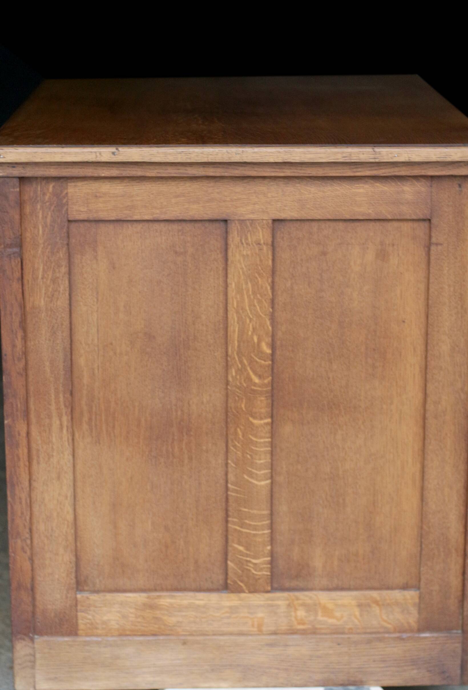 American administration desk of very fine quality (1940s-1950s).