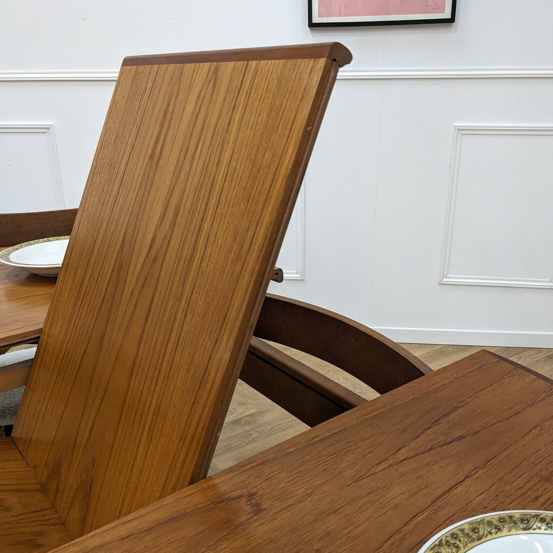 Table à manger ronde et extensible éditée G-Plan