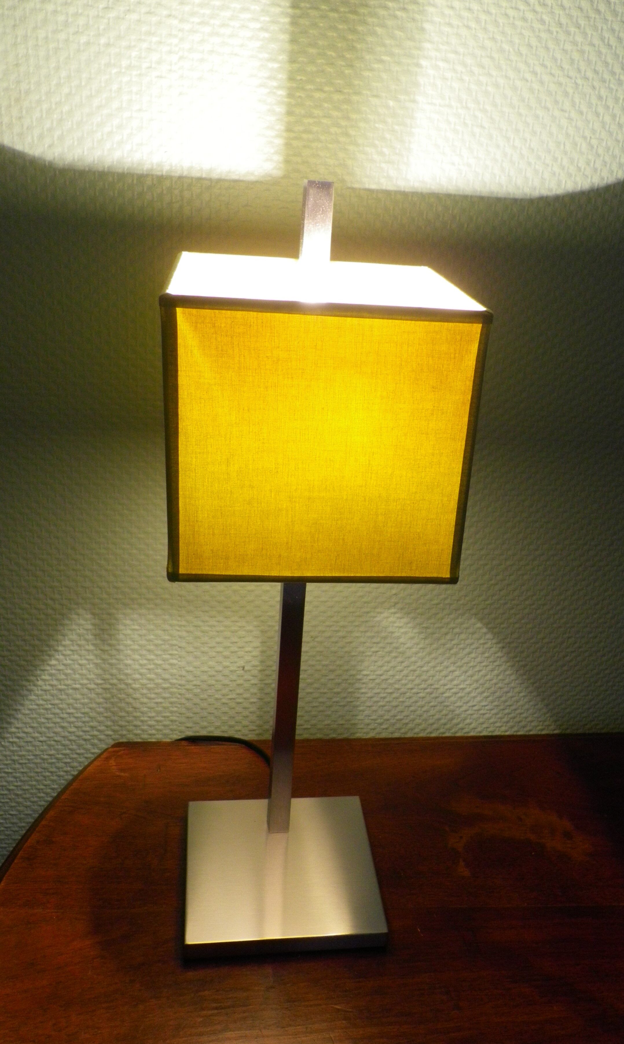 Lampe Stéphane Davidts modèle Faras chrome satiné, abat jour vert amande - Belgique