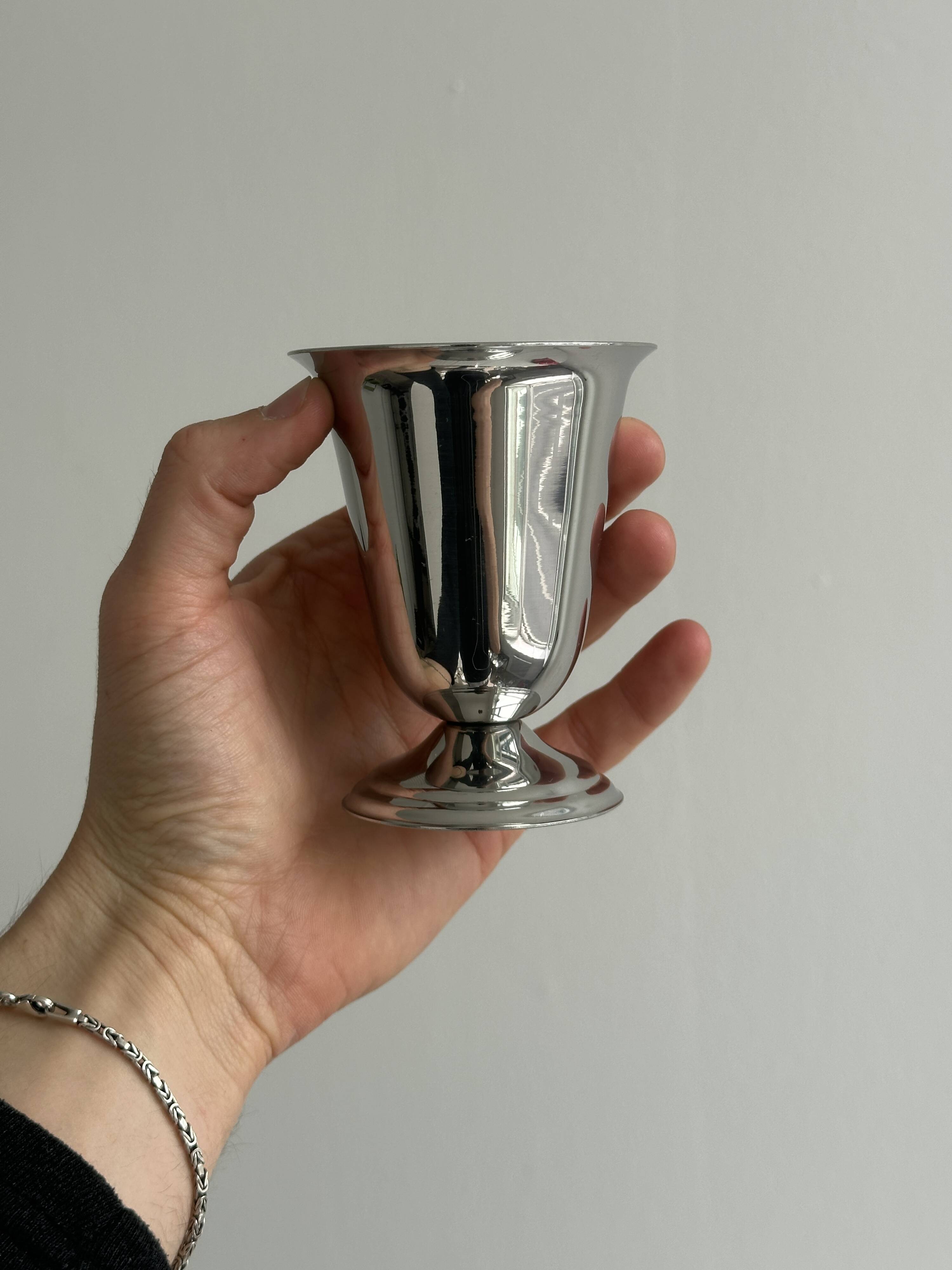 Set of 6 silver stainless steel cups