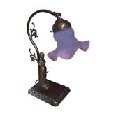 Lampe art déco femme avec tulipe en bronze doré