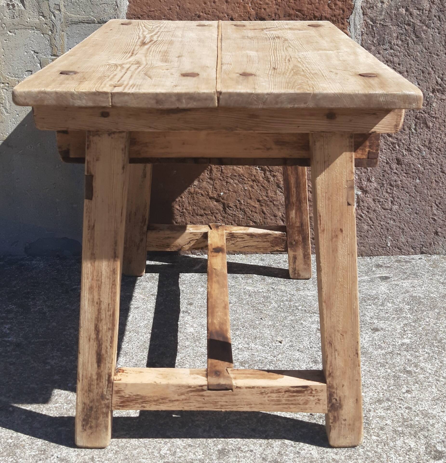 Table basse ou d' appoint. (18ème siècle)
