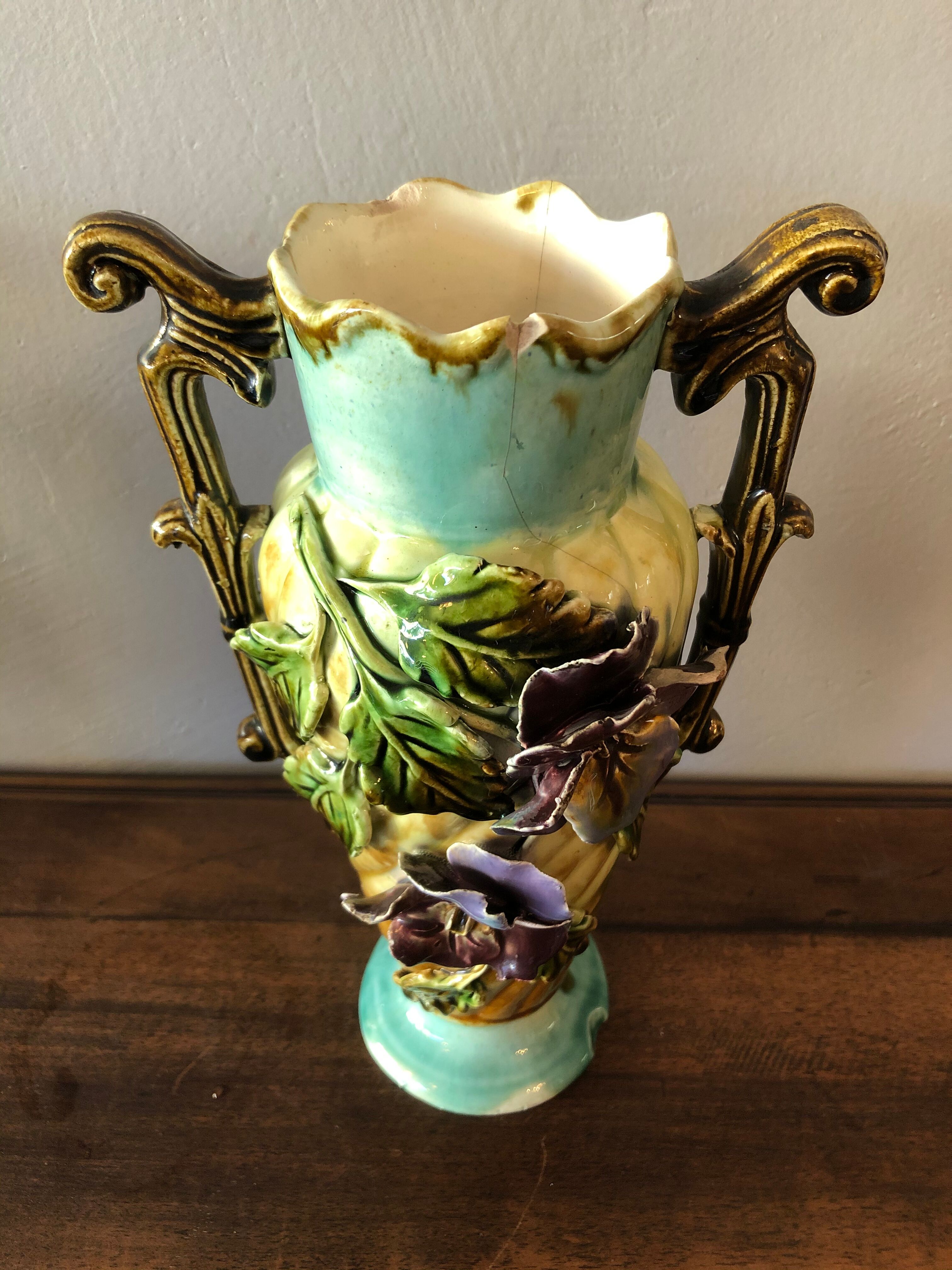 Duo of vases in ancient dabbling