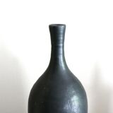 Black vase in Eric Astoul sandstone, the terminal