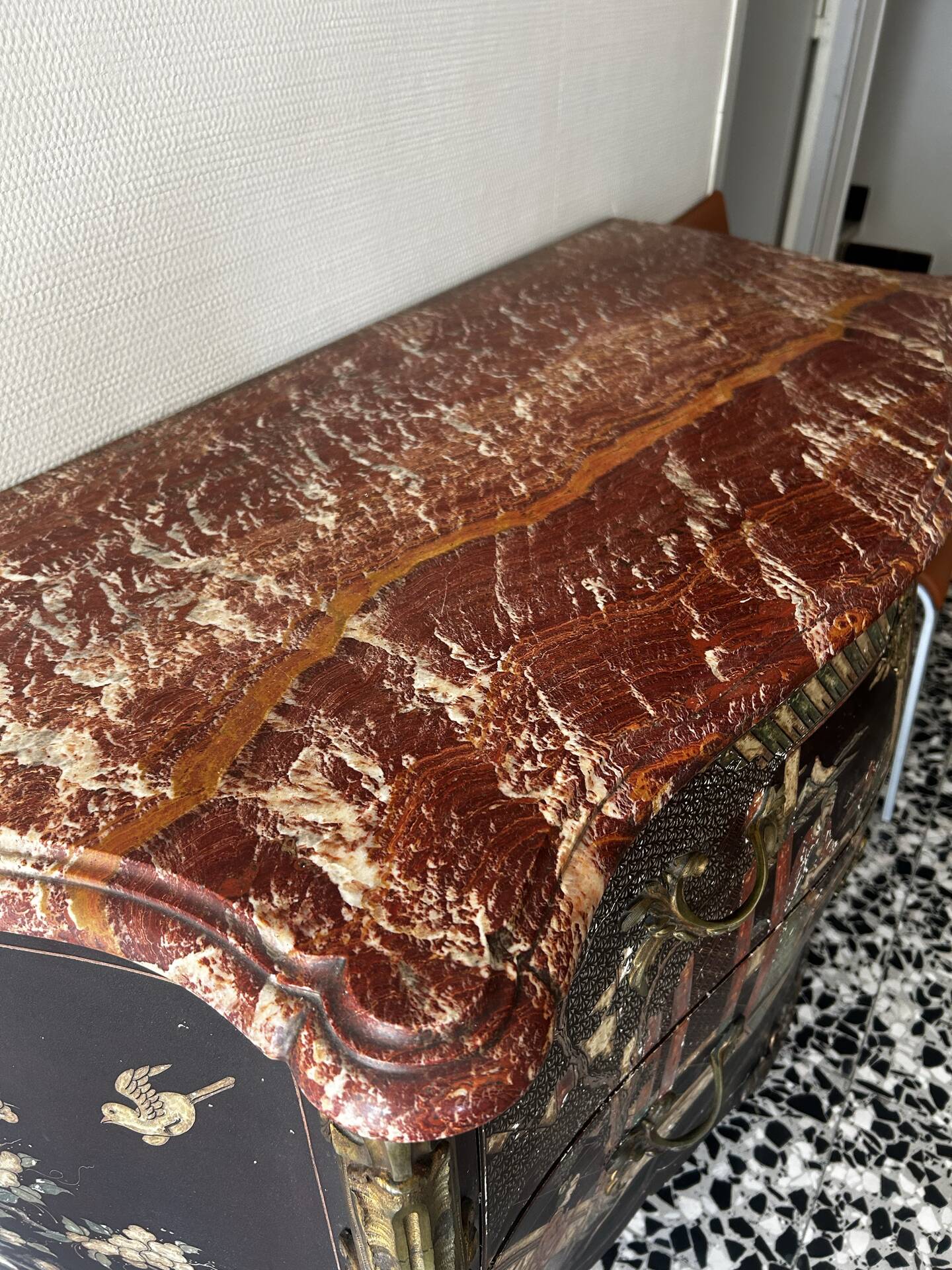 Louis XV style jump commode in Chinese lacquer, red marble