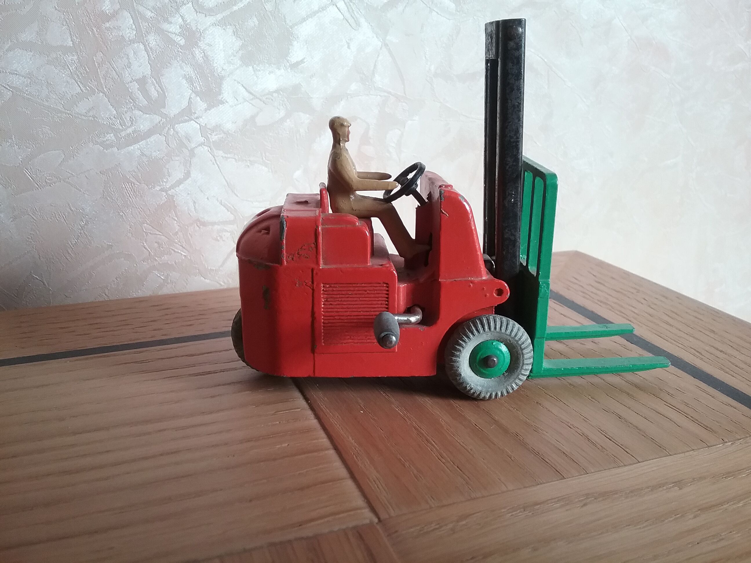Dinky toys England coventry climax fork lift truck