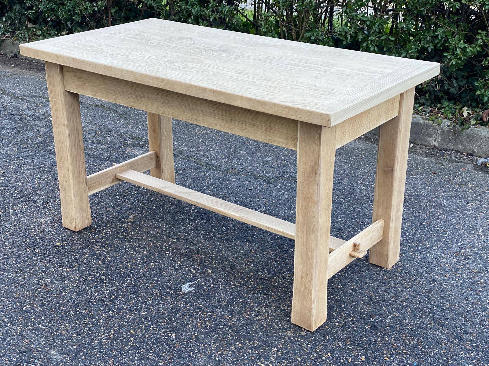 Renovated farmhouse table in solid oak wood and veneer, 135cm.