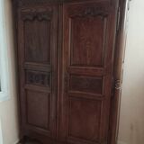 Armoire en chene sculptee