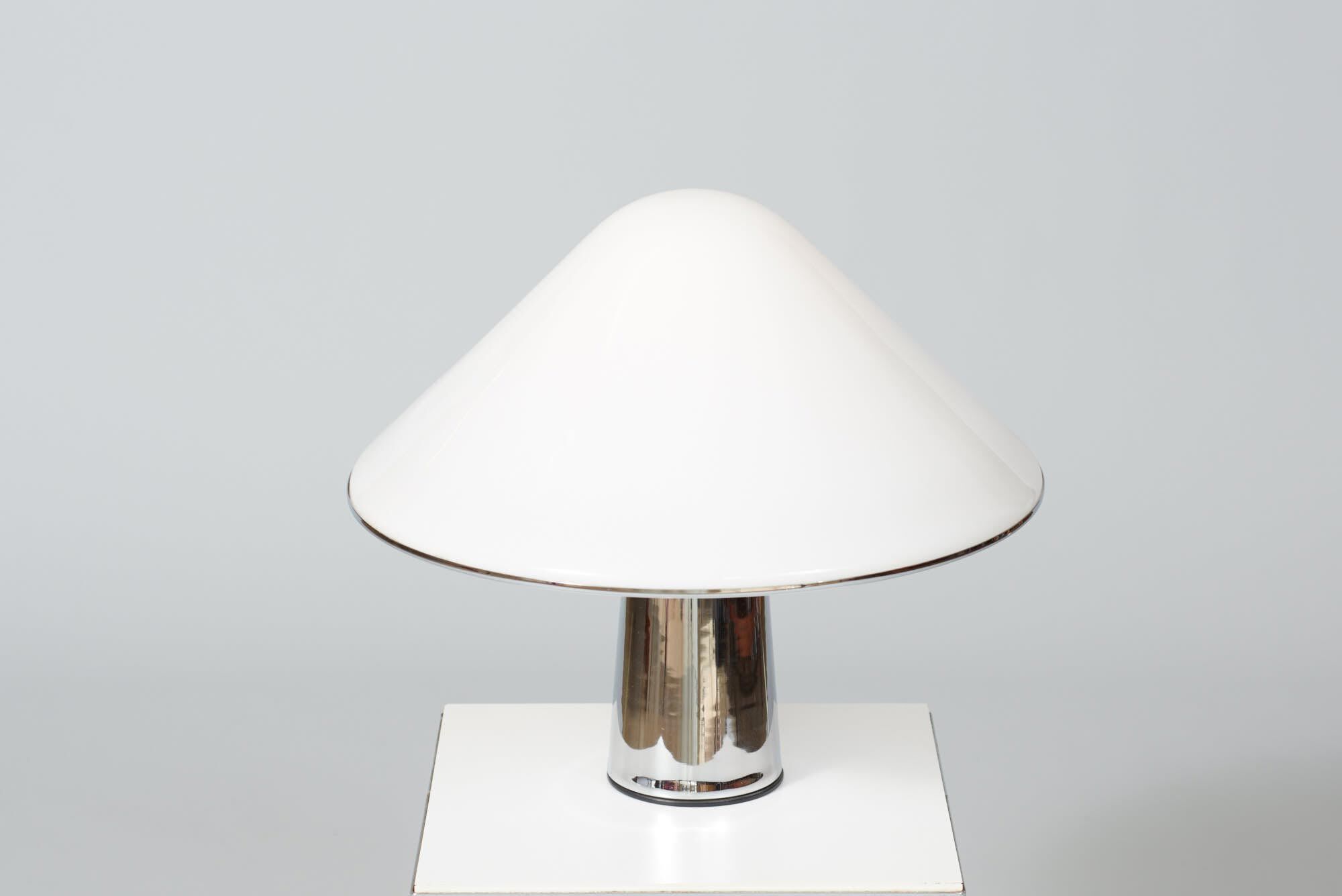 Design IGuzzini, Elpis table lamp