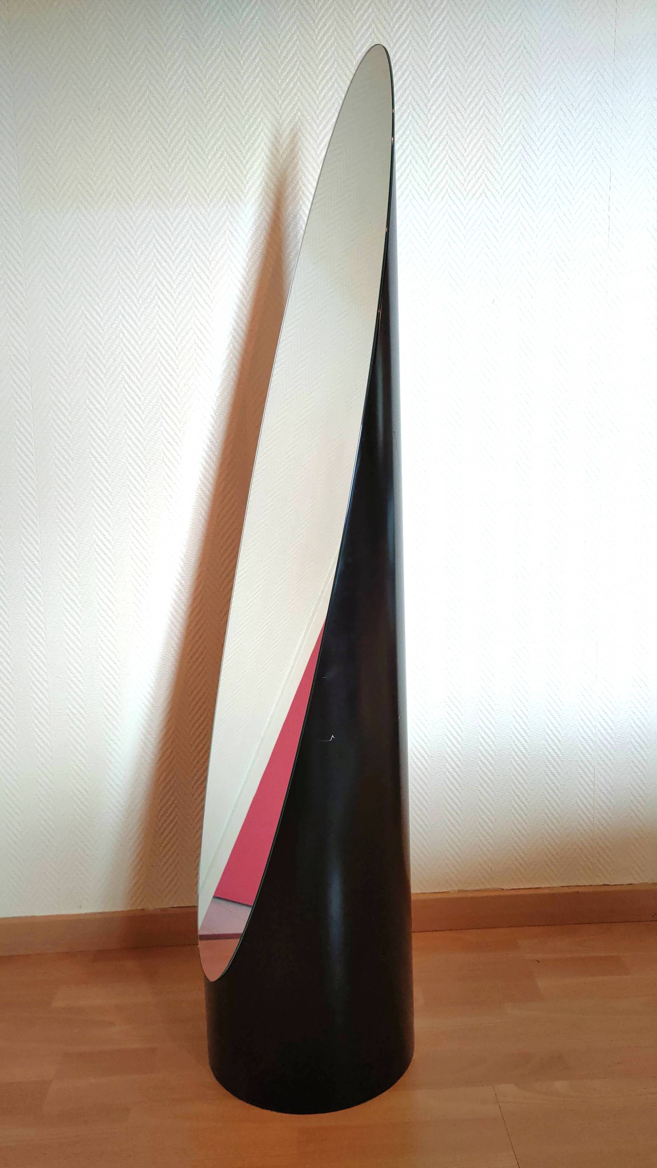 Large Lipstick mirror design 70s