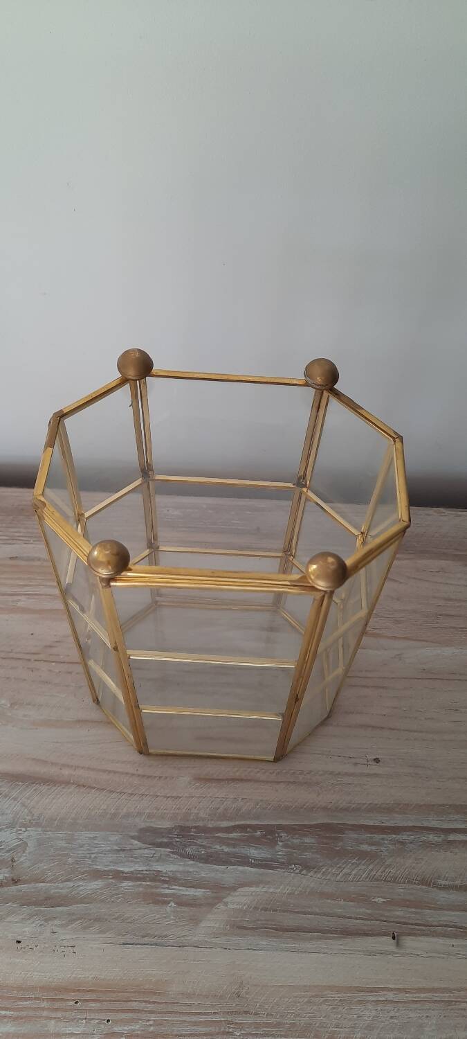 Vitrine verre et laiton