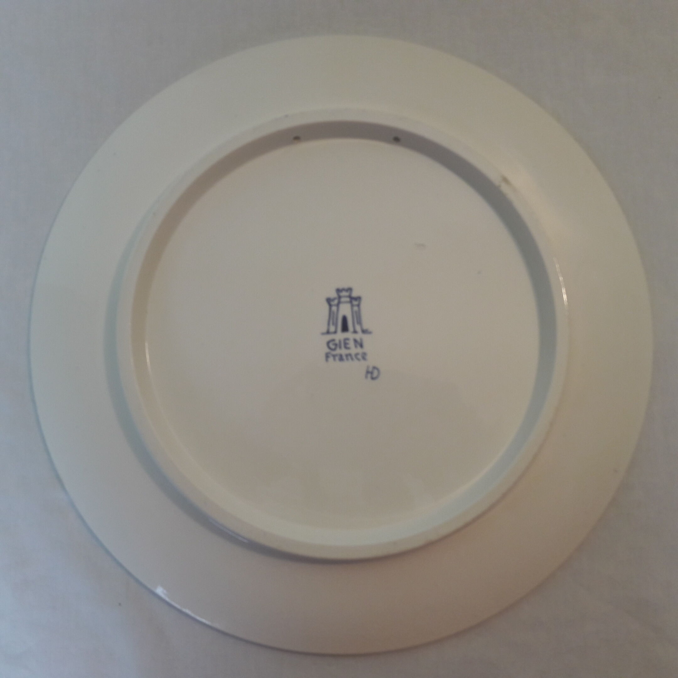 Plat en faïence de Gien