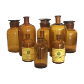 Lot de neuf bouteilles d'apothicaire