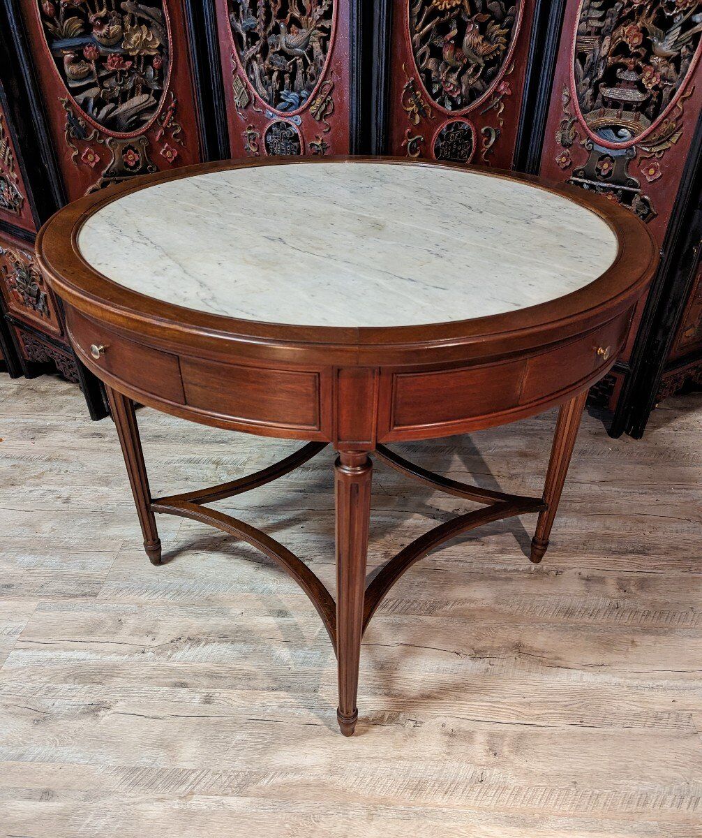 Round mahogany pedestal table Louis XVI