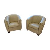 Paire de fauteuils club en cuir