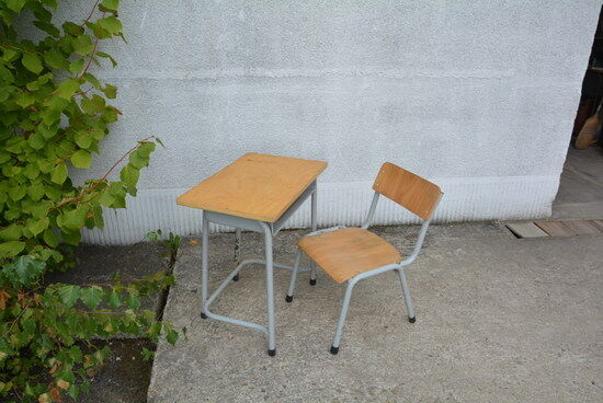 Child's desk and his chair