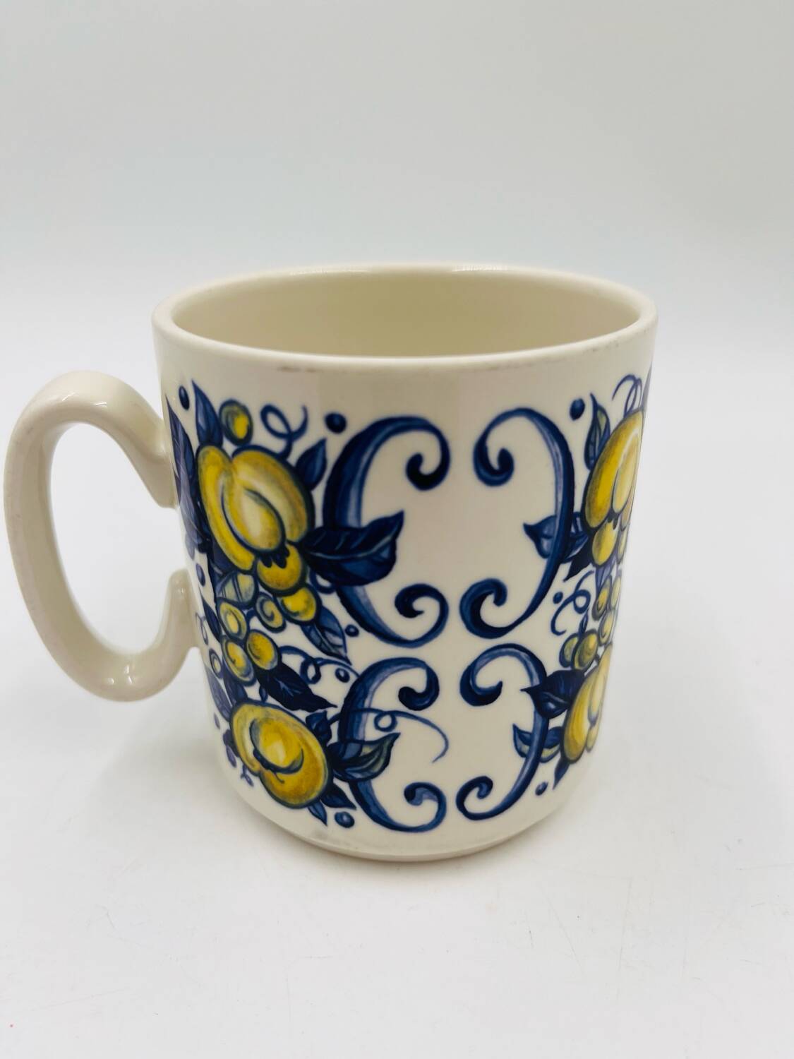 Sugar bowl and milk jug