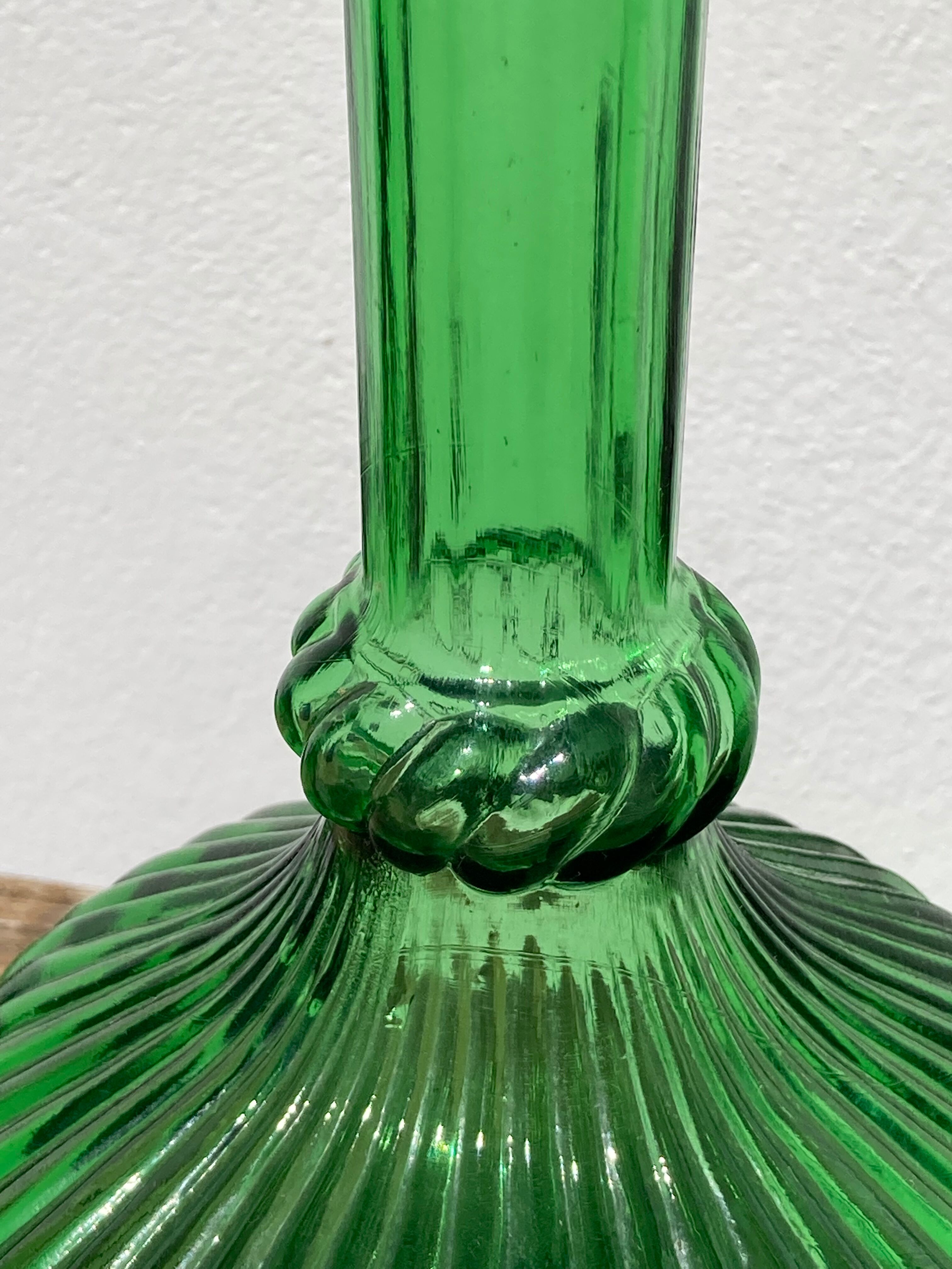 Green tarmac glass decanter with cap