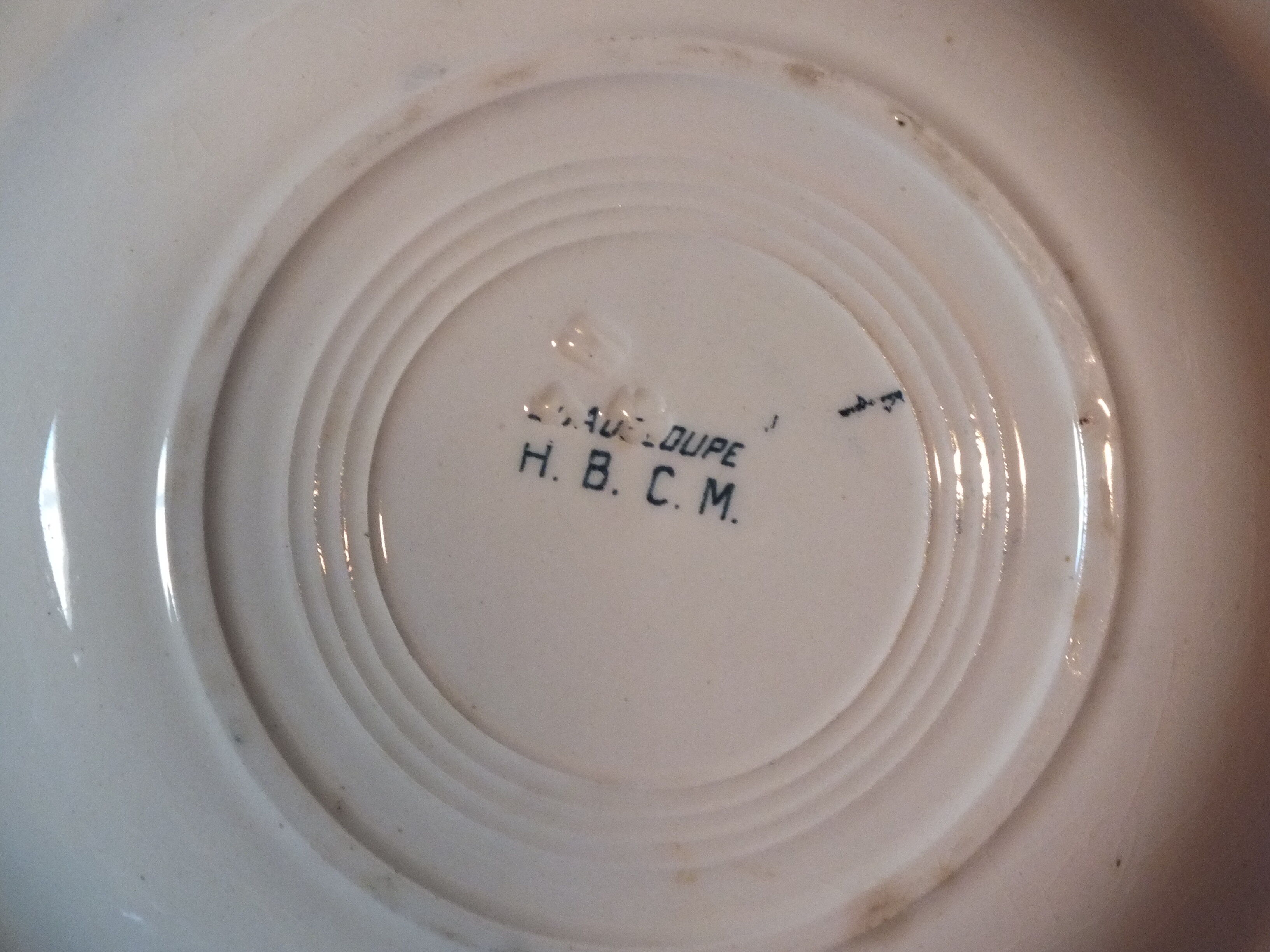 4 Assiettes Guadeloupe creuses en Terre de Fer - HBCM Creil & Montereau