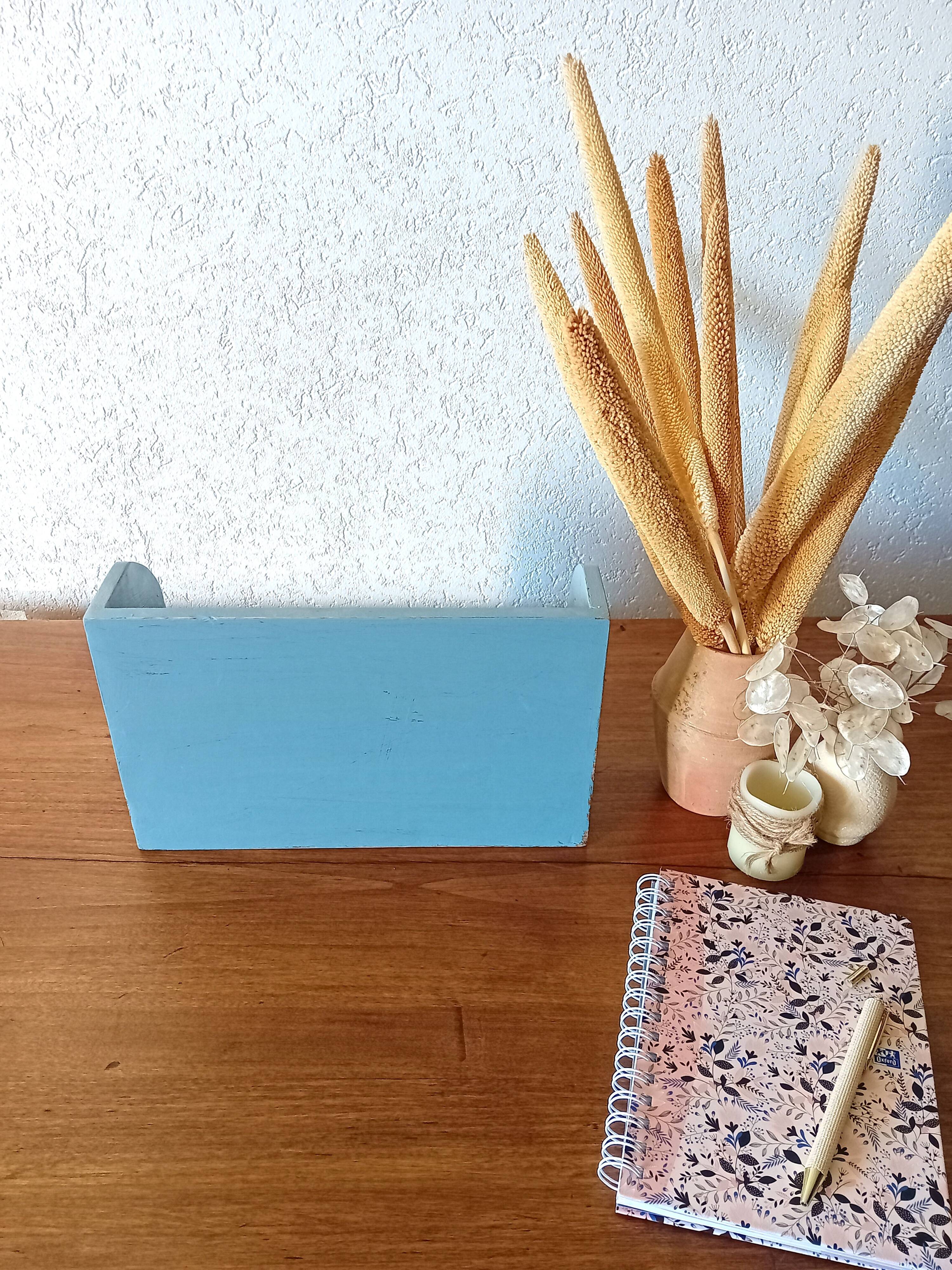 Desk organizer