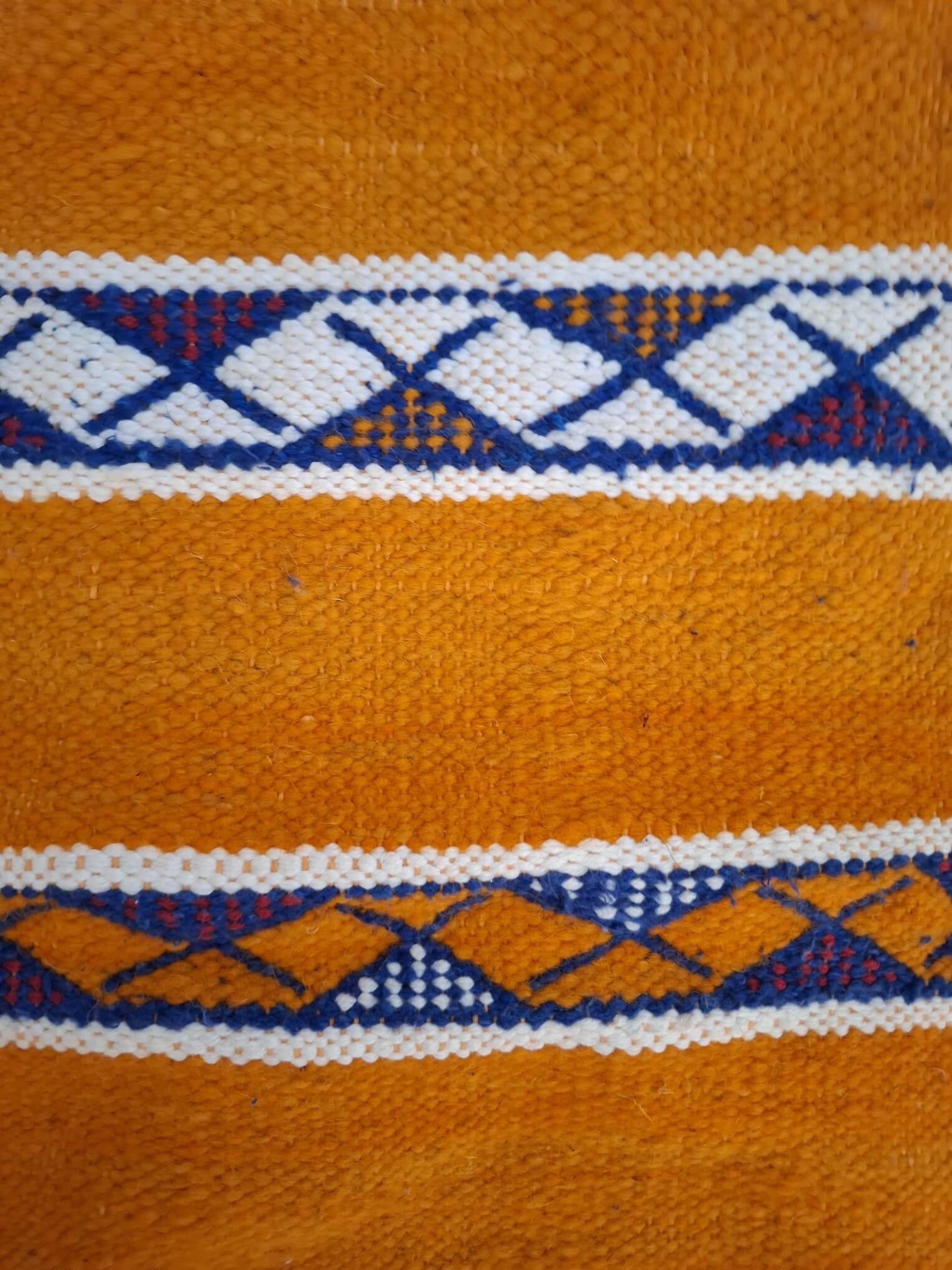 Berber Kilim Ochre & Indigo Blue – Flat Weave Hanbel – 70 cm / 140 cm