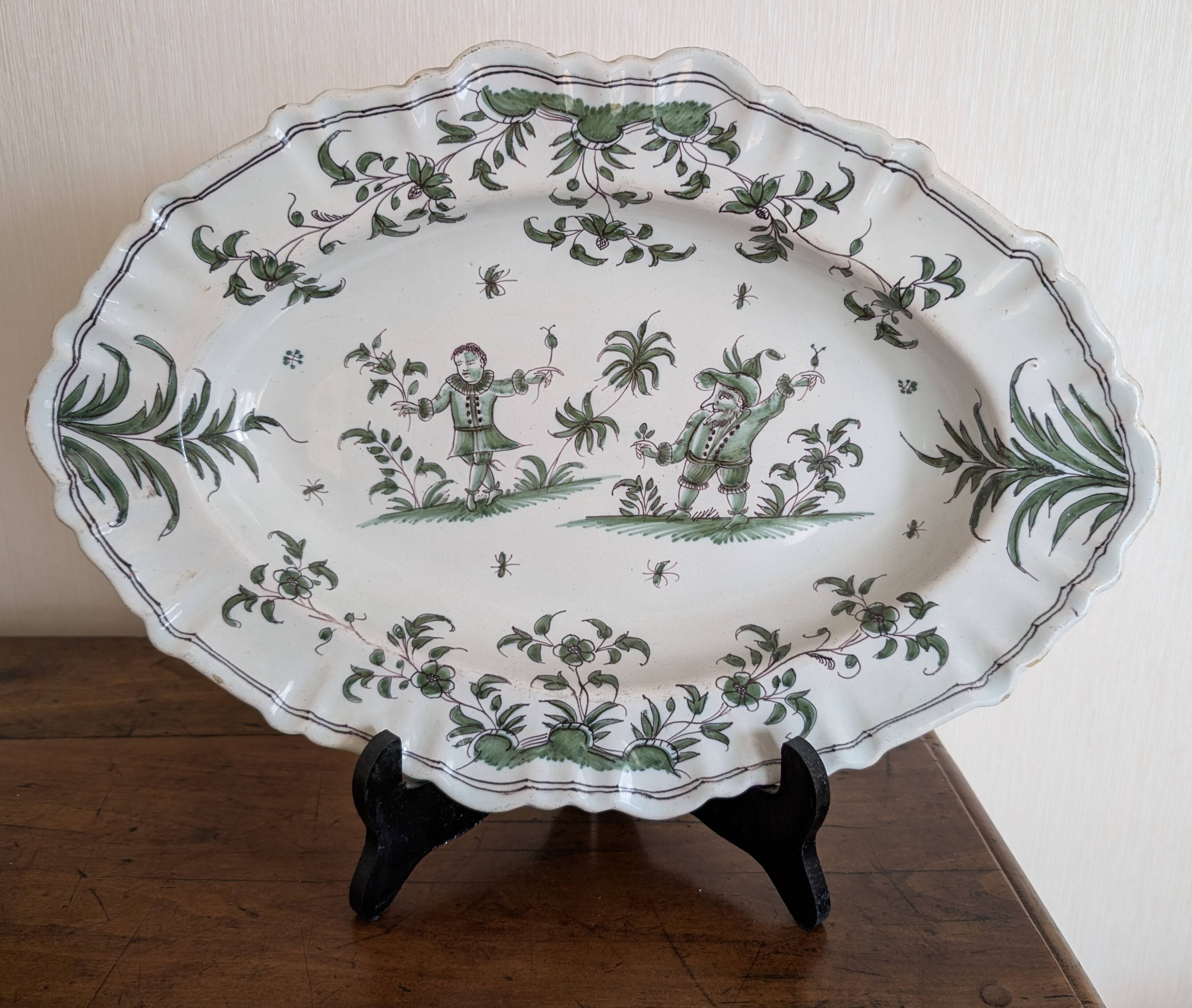 Moustiers oval serving dish