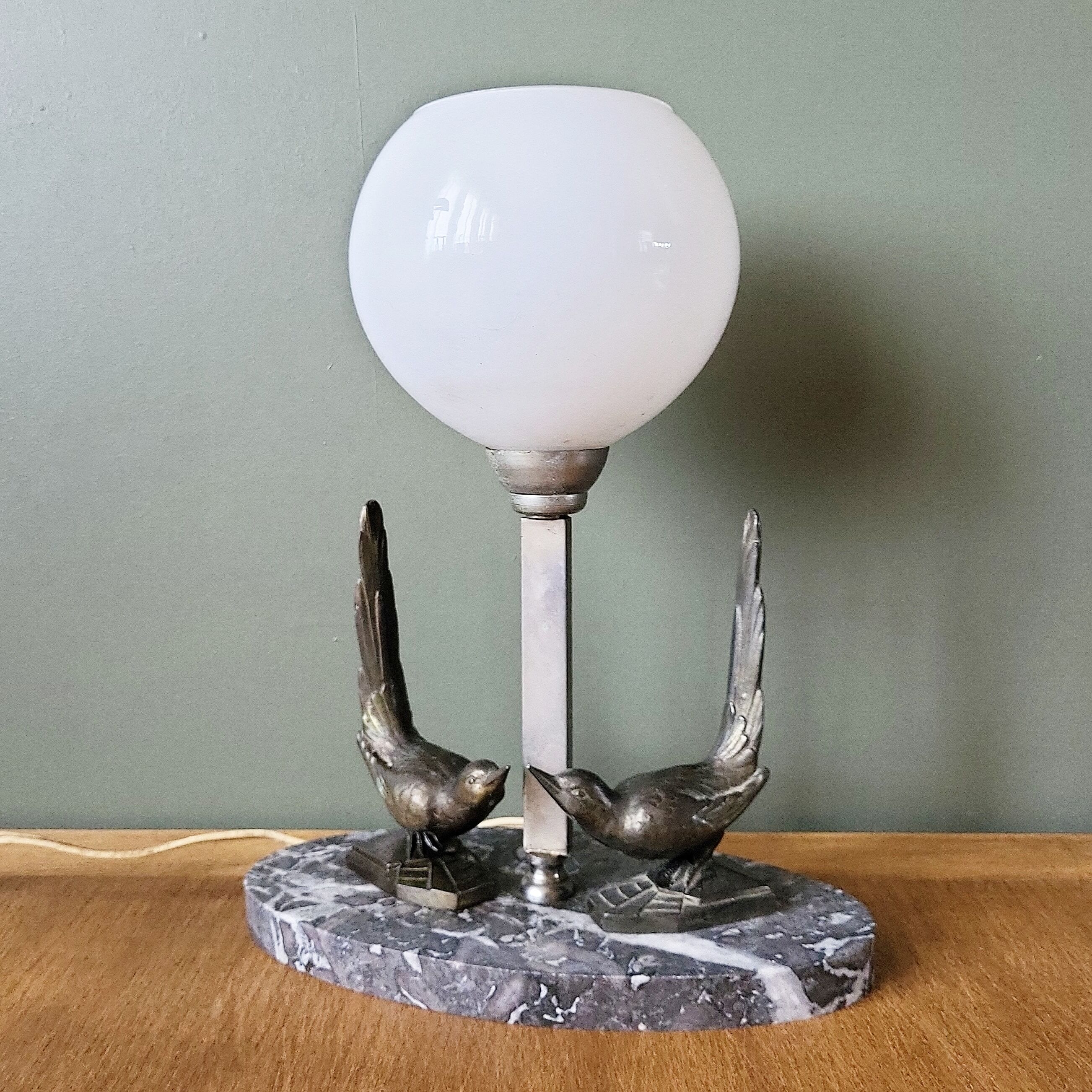 Art deco lamp