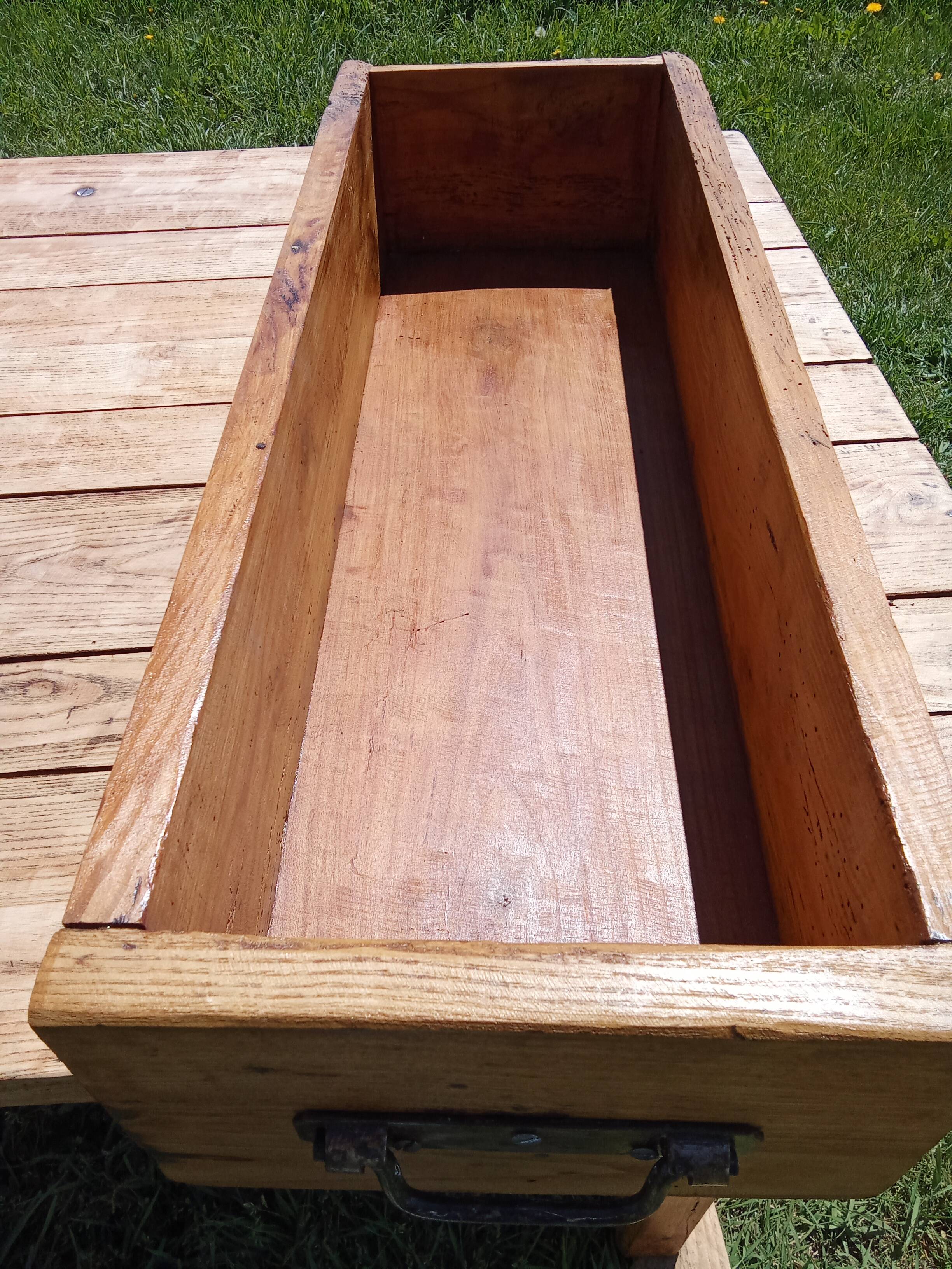 VERY OLD AUVERGNE FARM TABLE IN SOLID WOOD / 3 LARGE DRAWERS