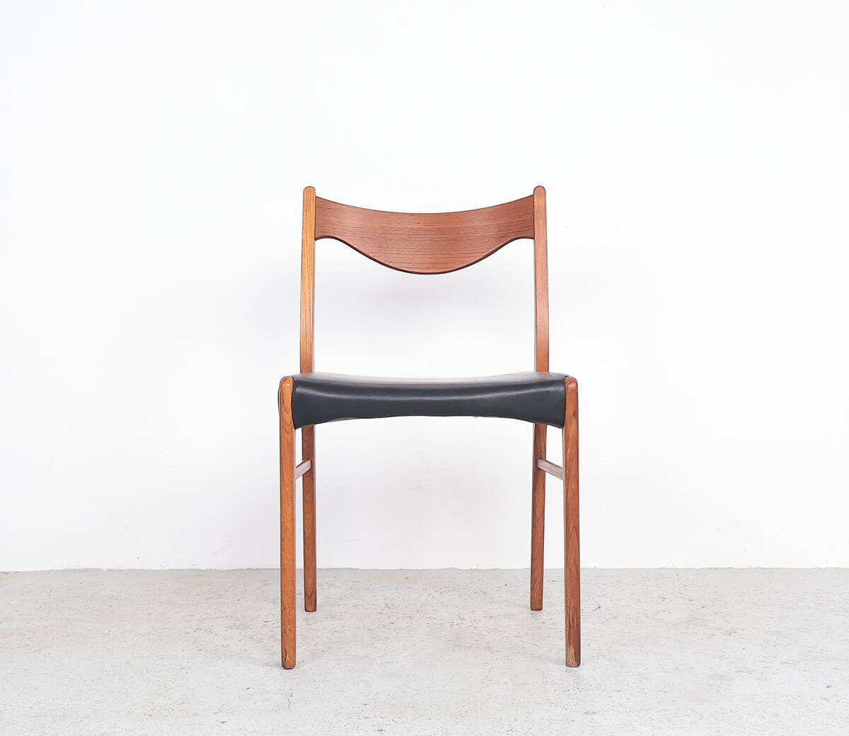 Teak and leather chairs by Arne Wahl Iversen for Glyngøre Stolefabrik, 1960