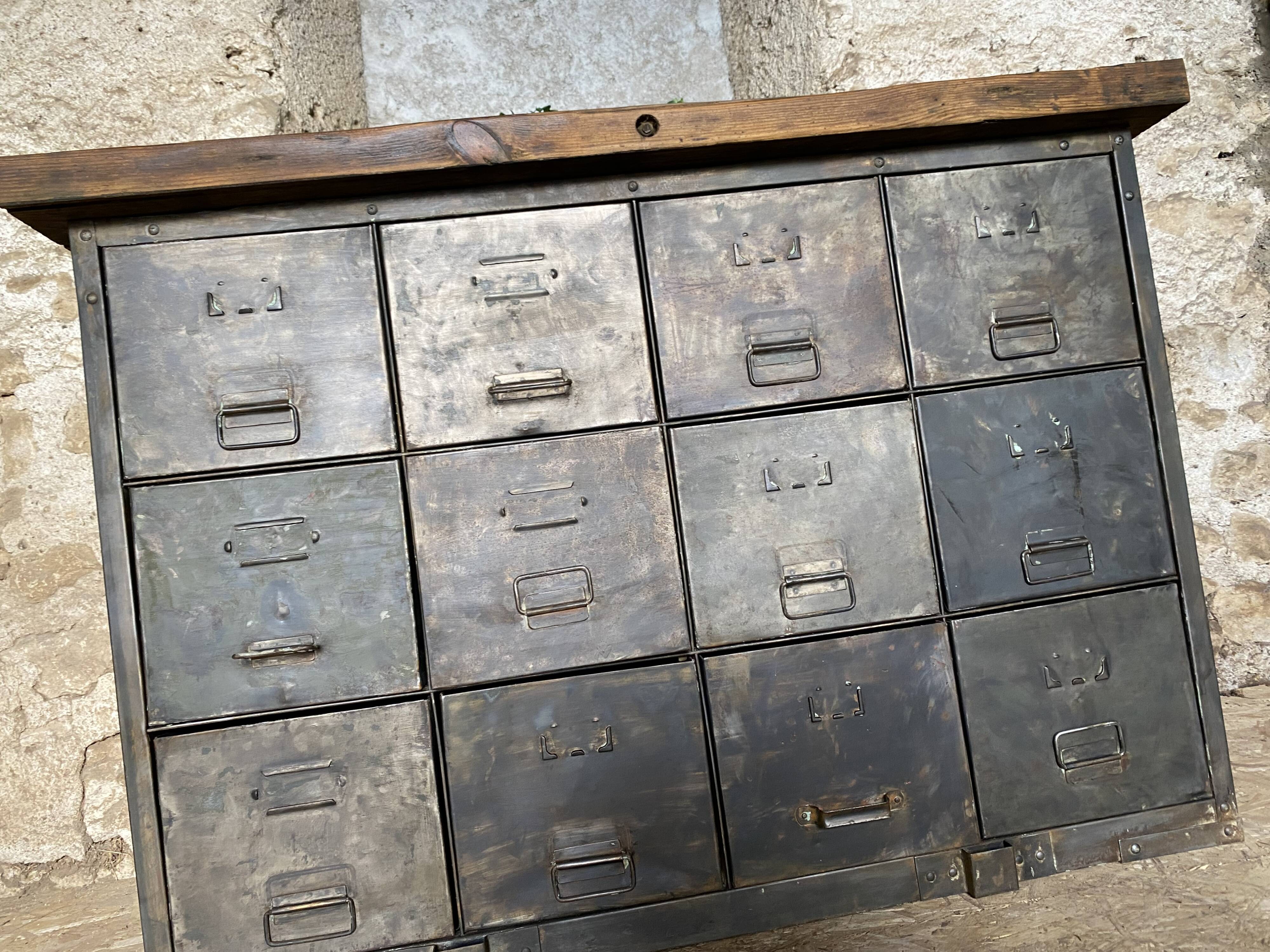 Metal and wood drawer unit