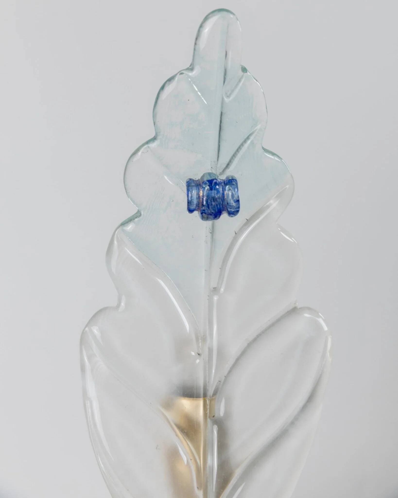 Vintage Murano glass table lamp – leaf-shaped glass with blue details – Italy 1980s