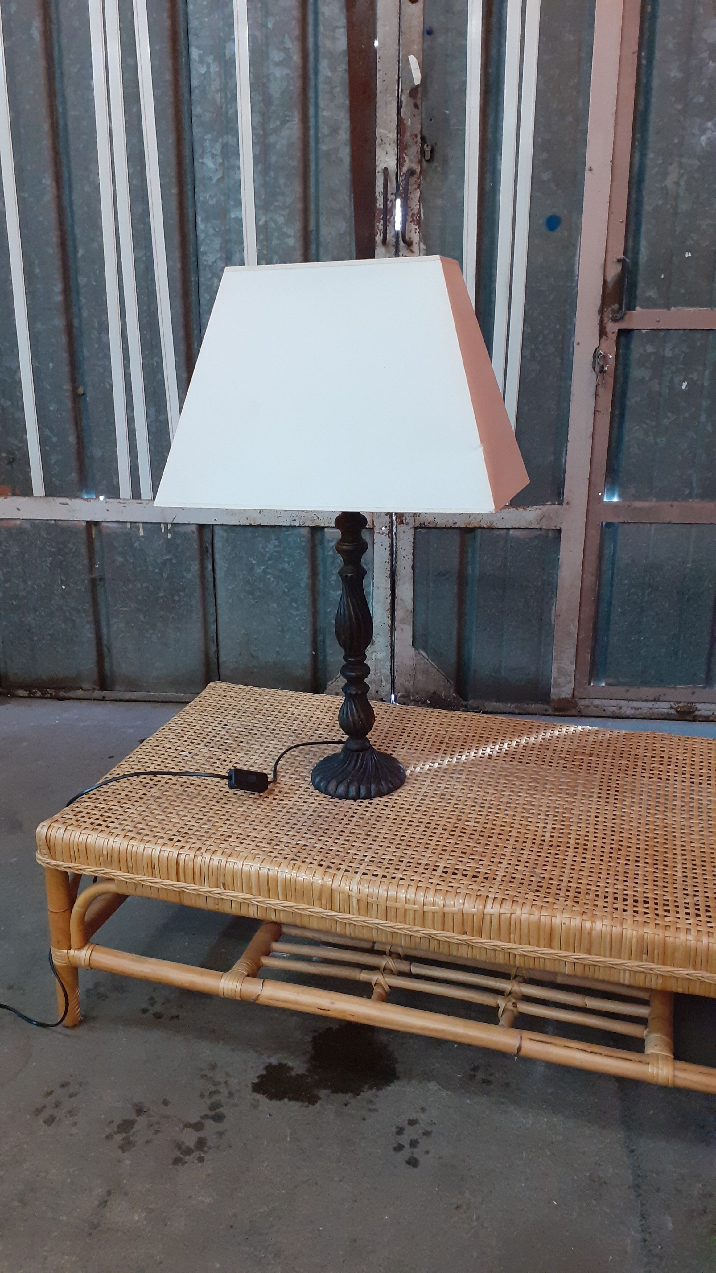 Table lamp