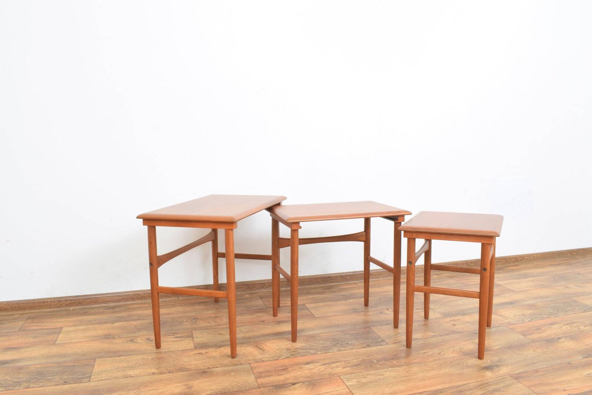 Tables gigognes en teck danois des années 50, ensemble de 3